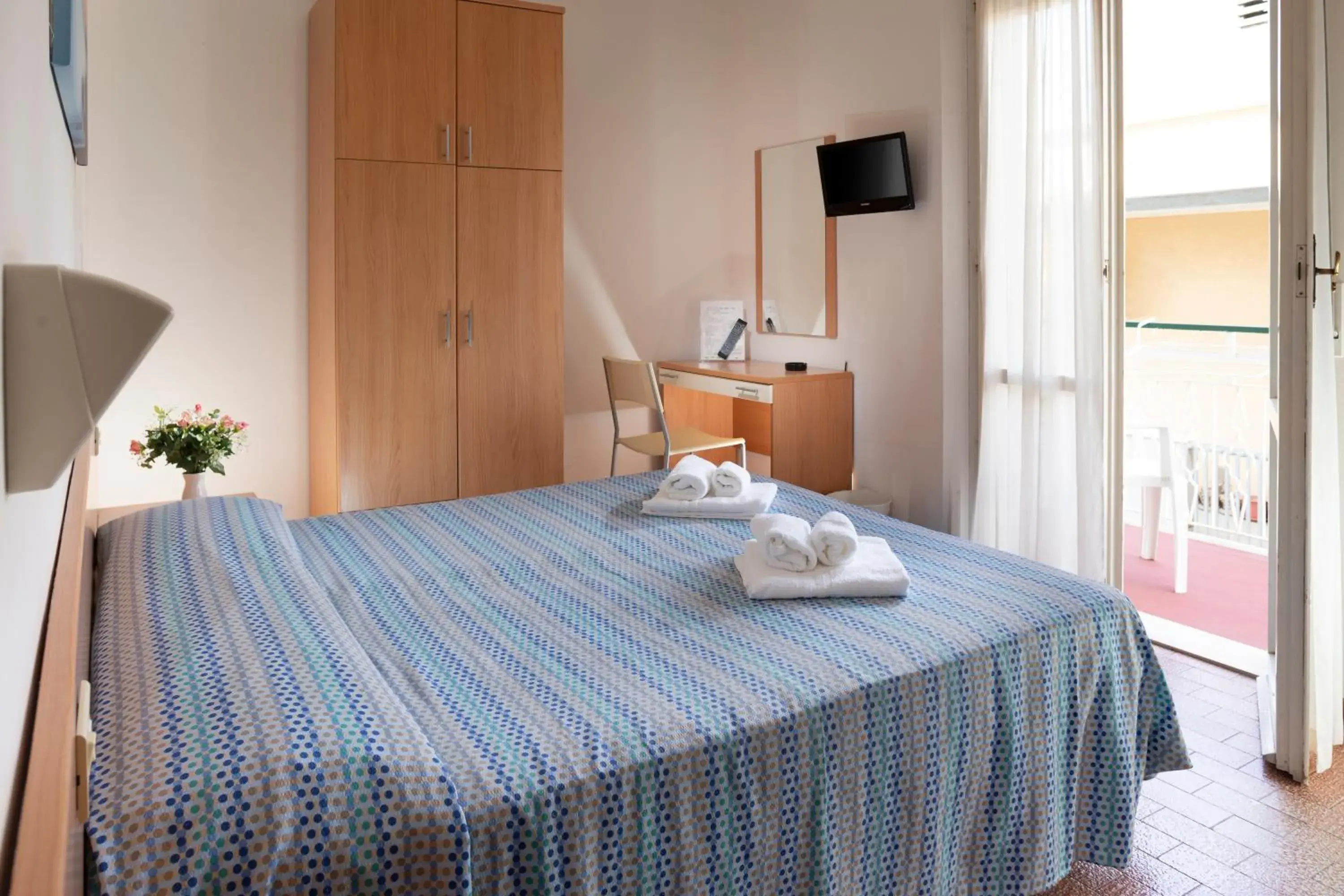 TV and multimedia, Bed in Hotel Mara TV and multimedia, Bed in Hotel Mara