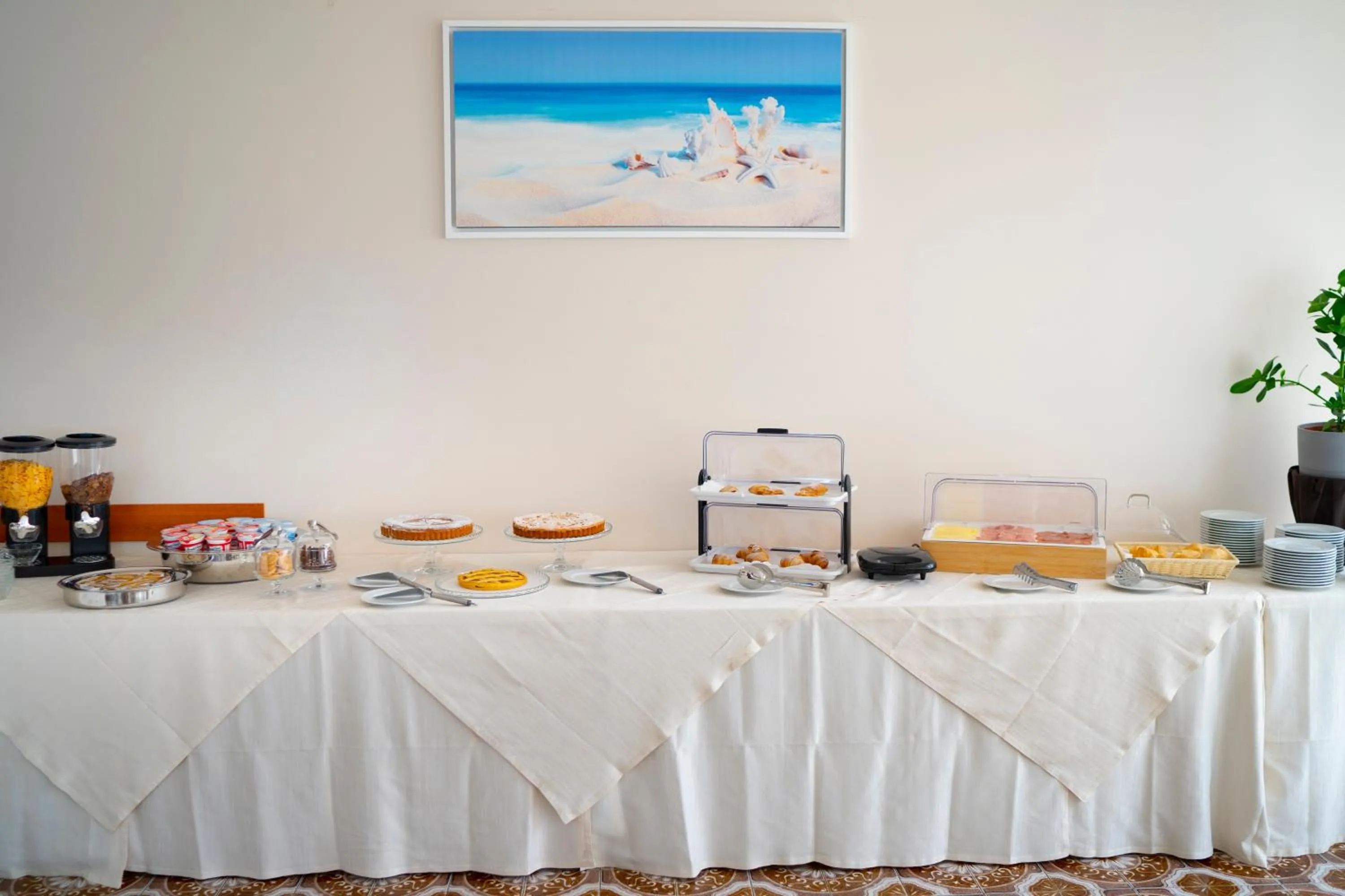 Food and drinks in Hotel Mara