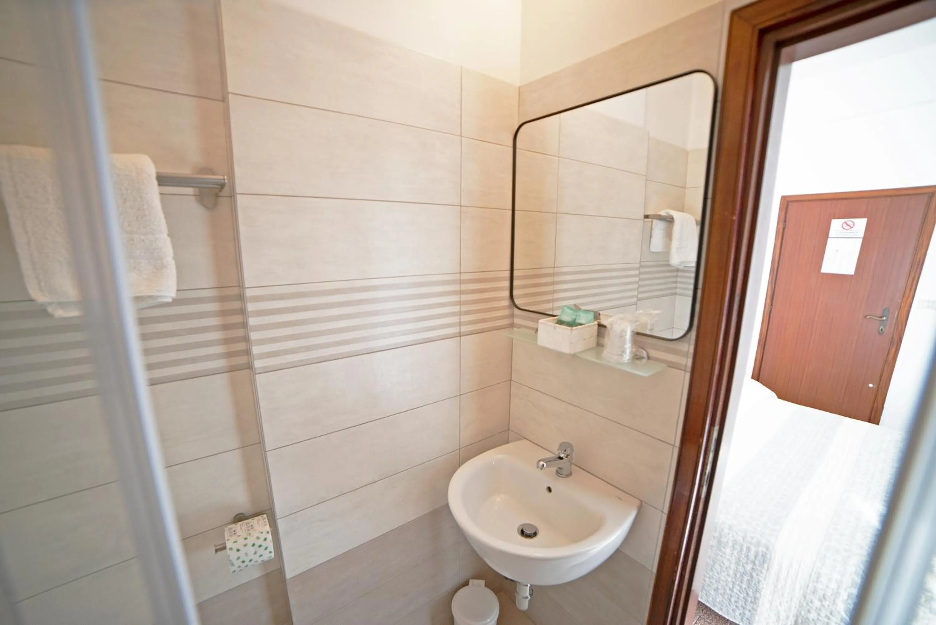 Bathroom in Hotel Mara