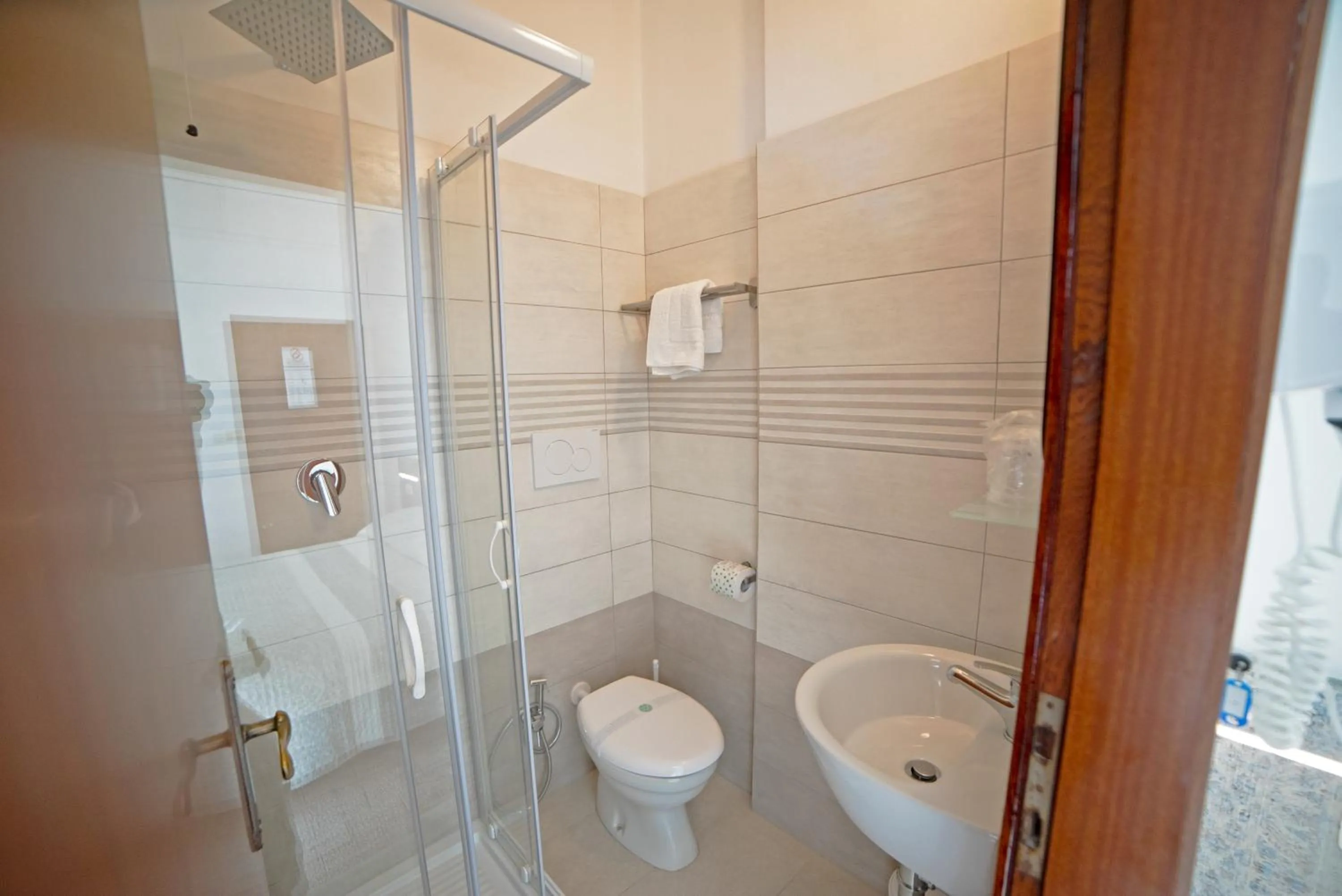 Bathroom in Hotel Mara