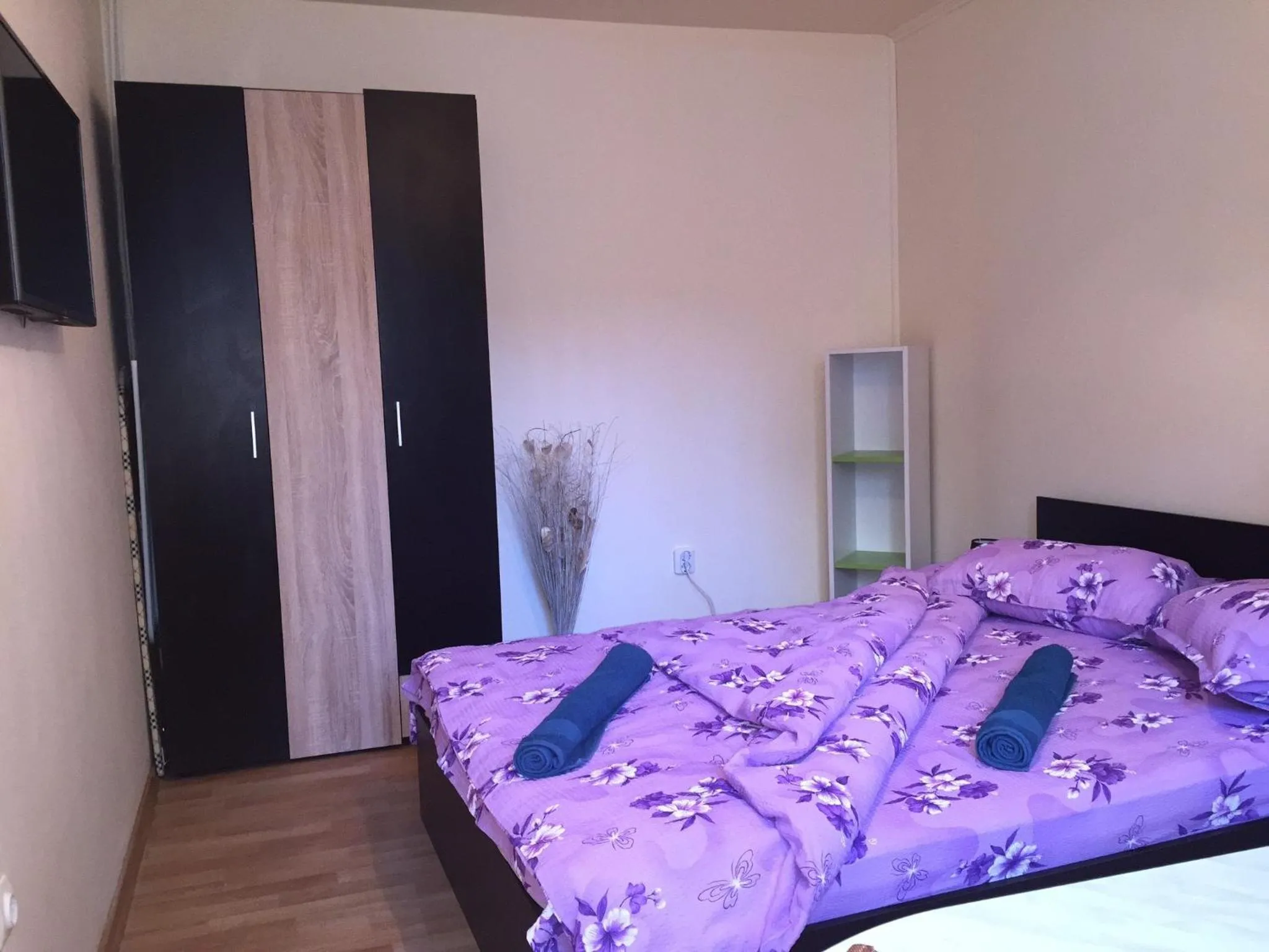 Photo of the whole room, Bed in Vivaldi Studios
