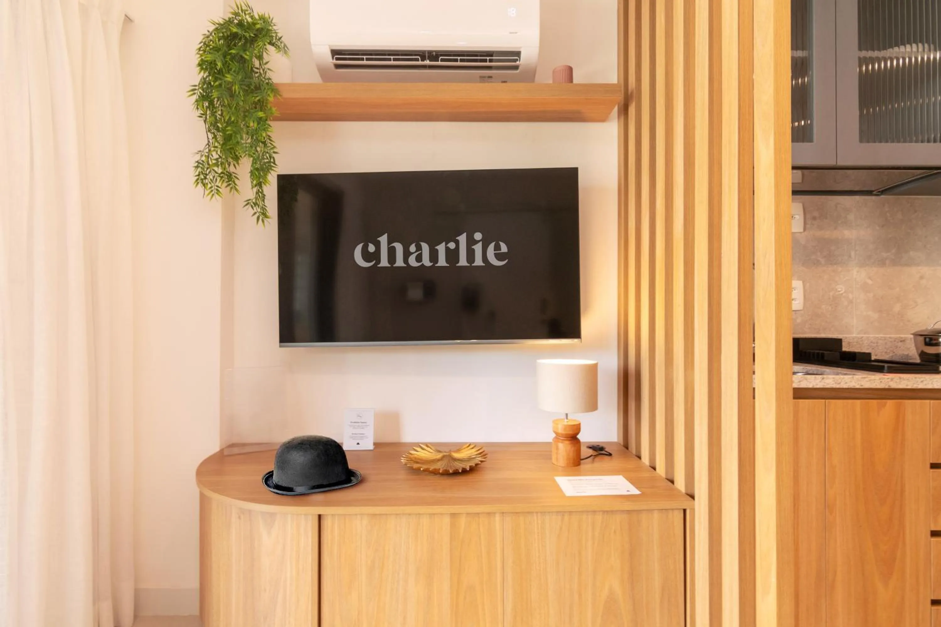 Day in Charlie Flora Jardim Botânico