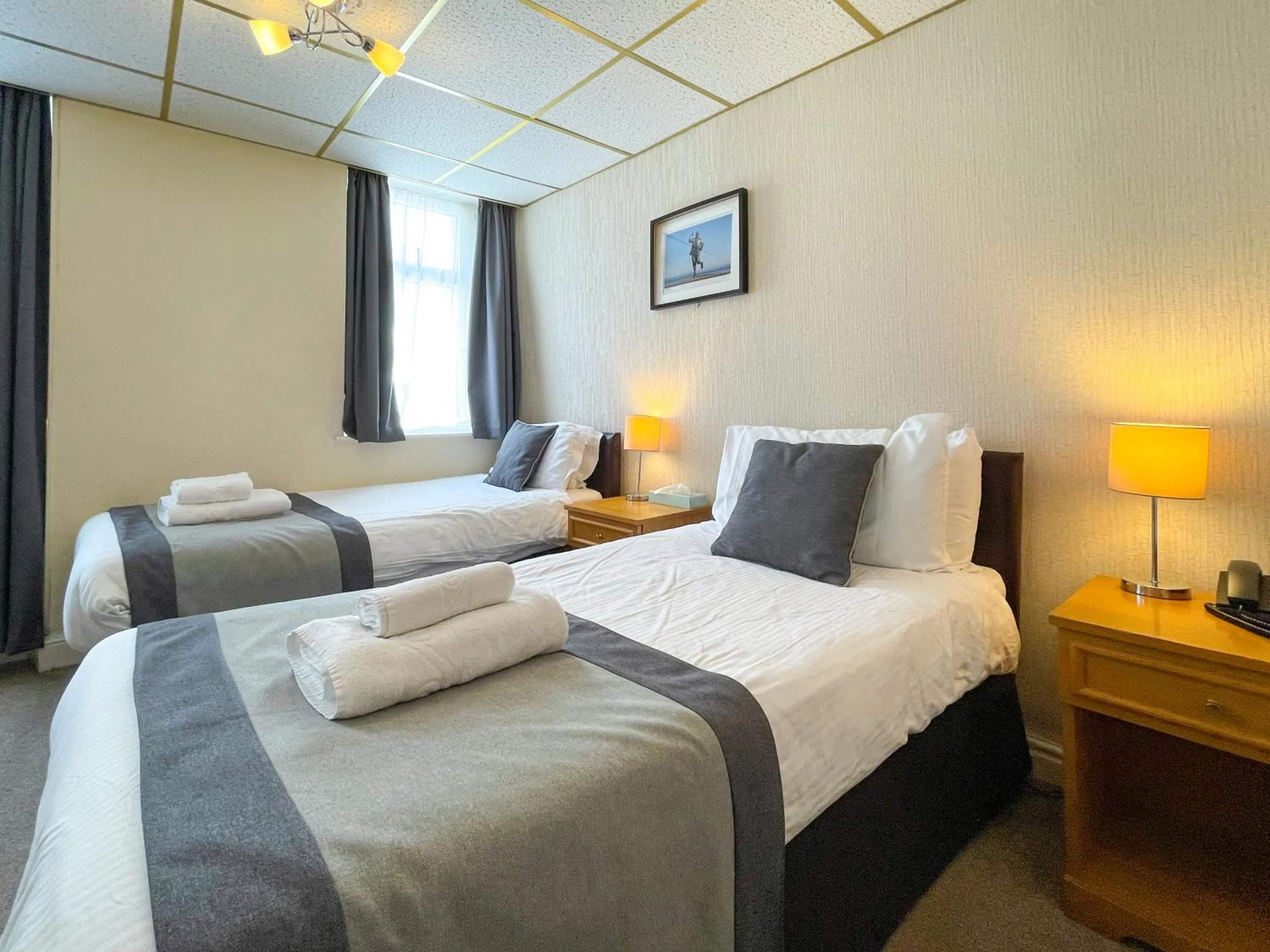 Bed in The Auckland Hotel