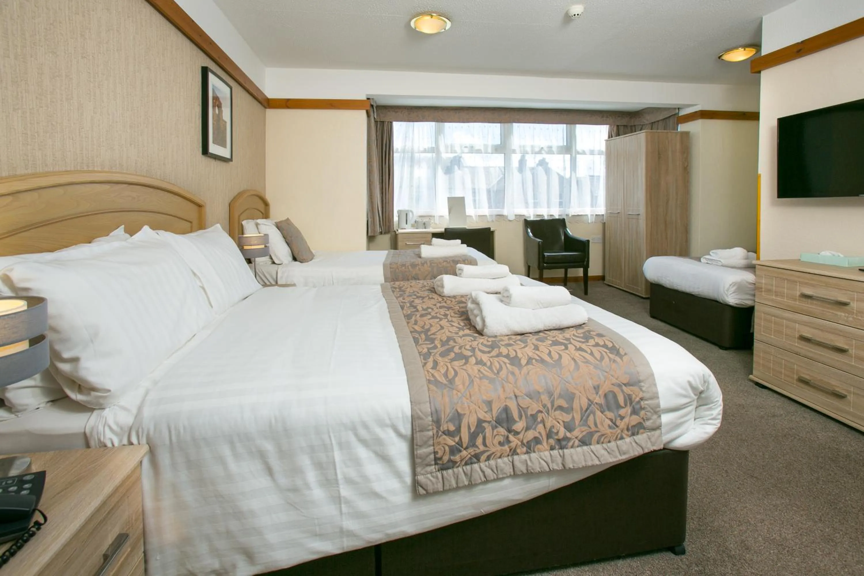 Bed in The Auckland Hotel