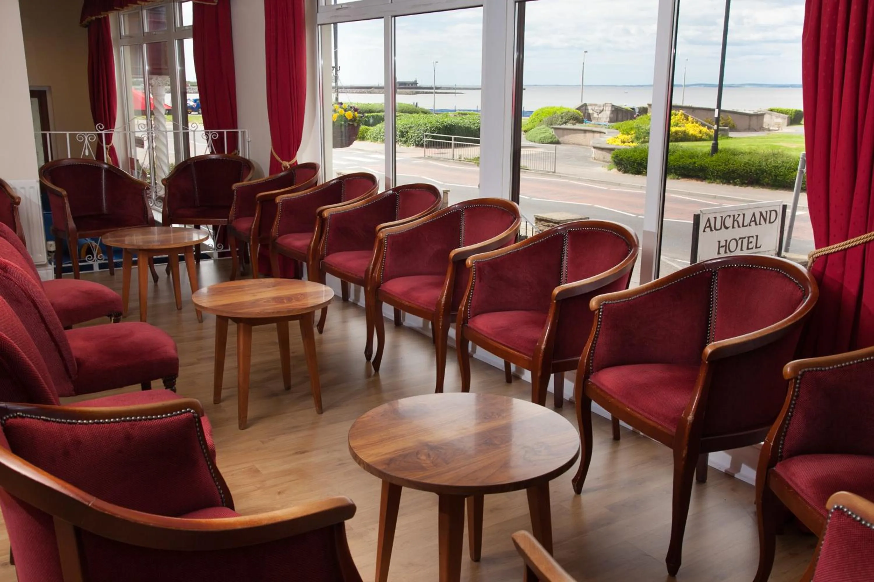 Lounge or bar in The Auckland Hotel