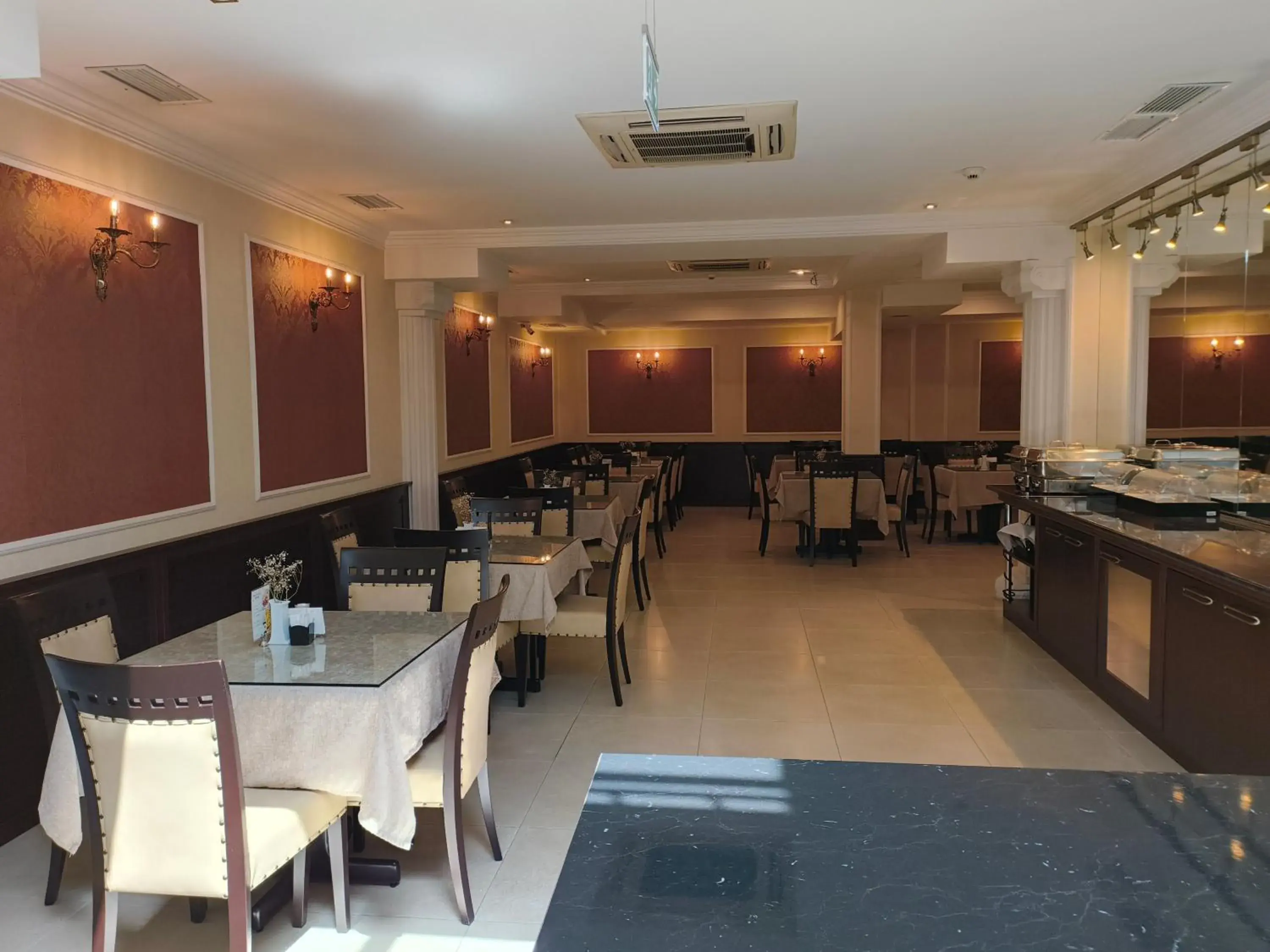 Restaurant/places to eat in Marionn Hotel Restaurant/places to eat in Marionn Hotel