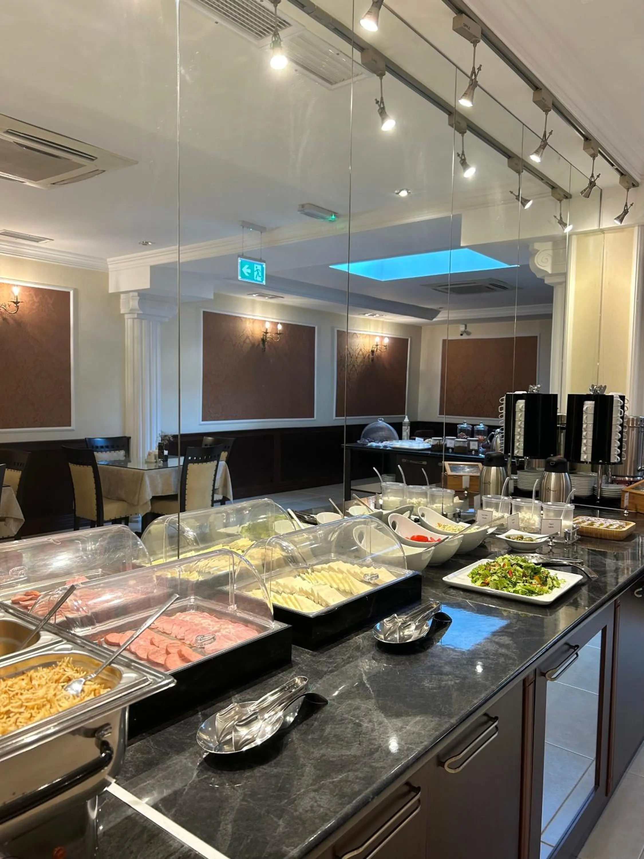 Food and drinks in Marionn Hotel