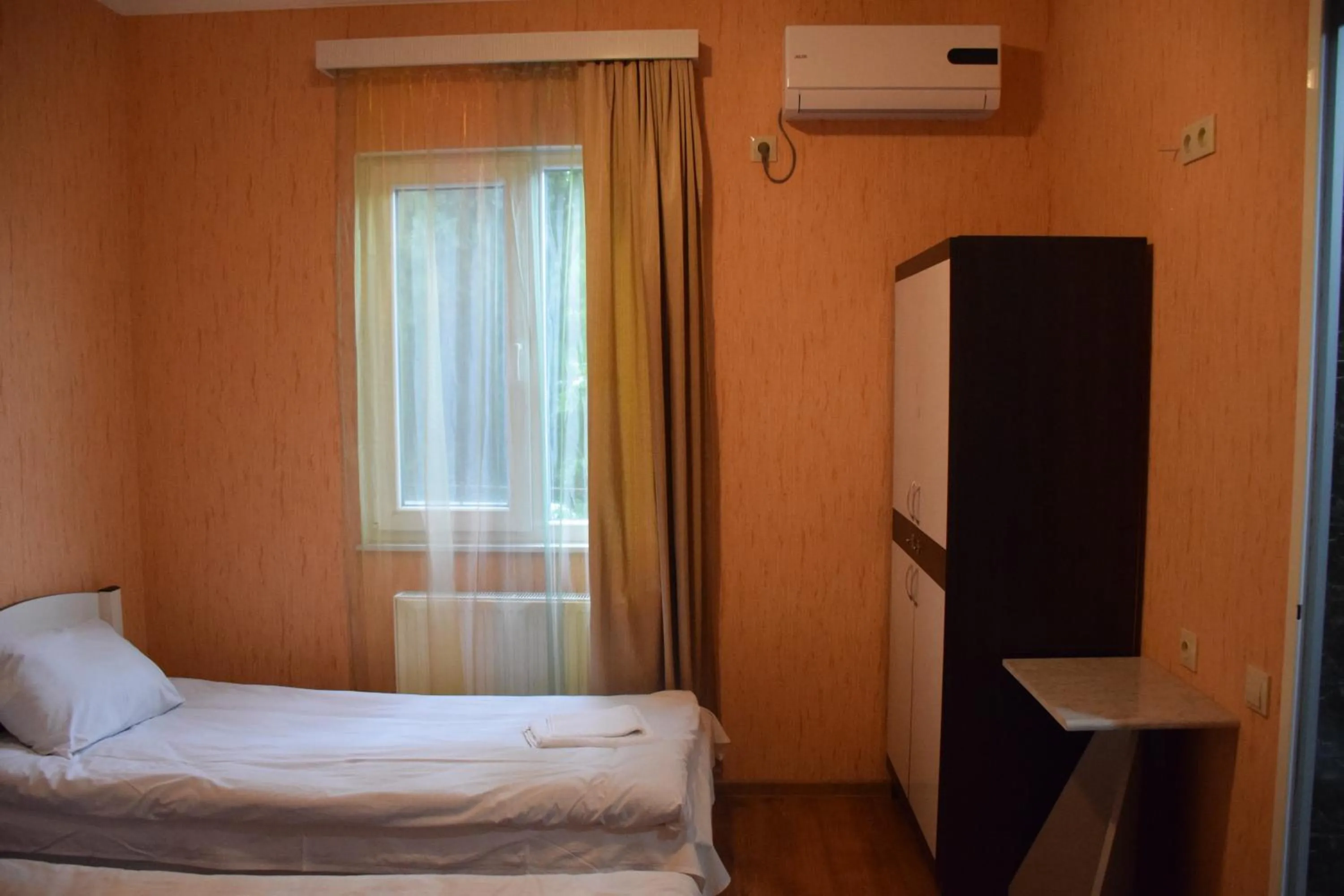 Photo of the whole room, Bed in Crossway Tbilisi Hotel