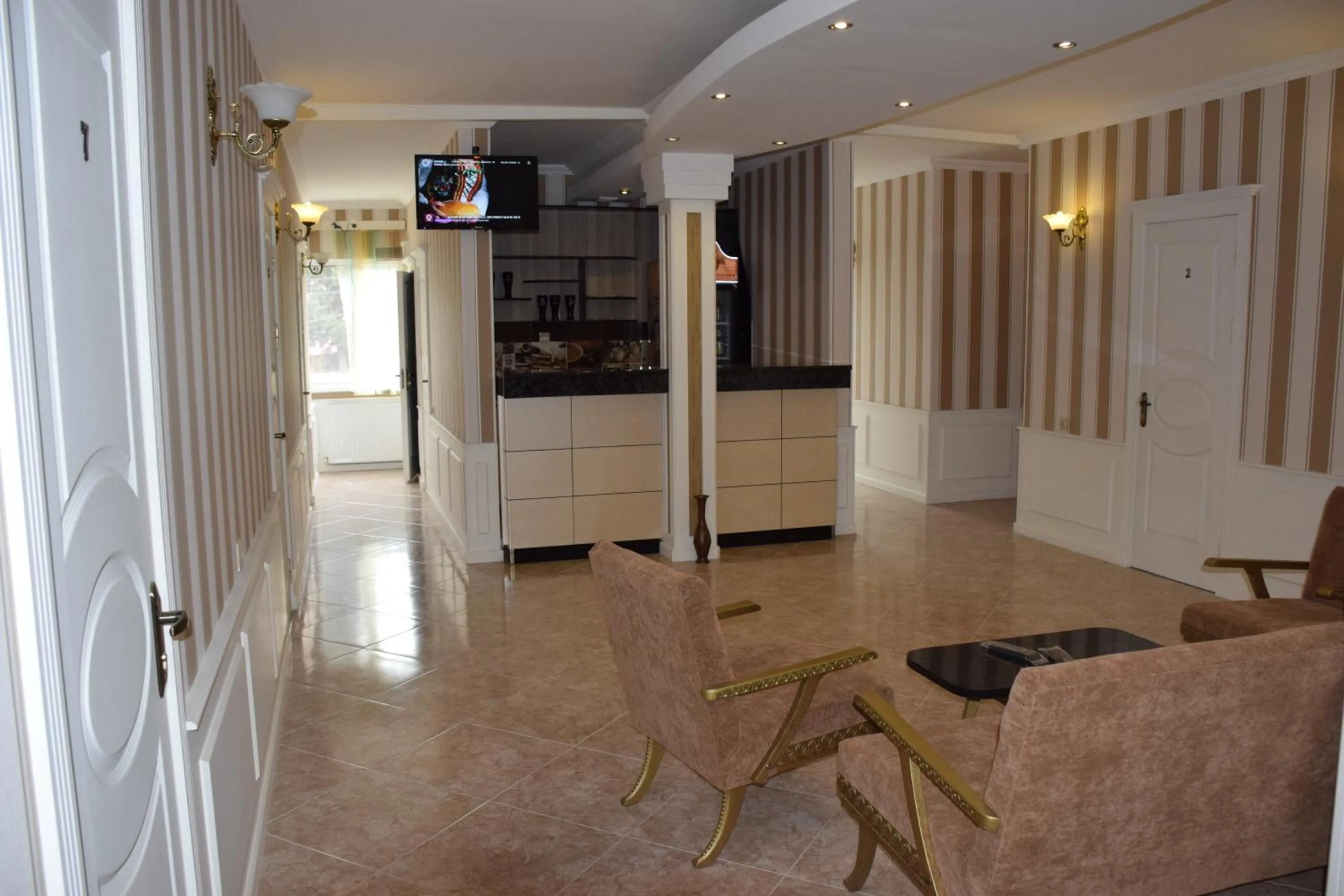 Lobby or reception in Crossway Tbilisi Hotel
