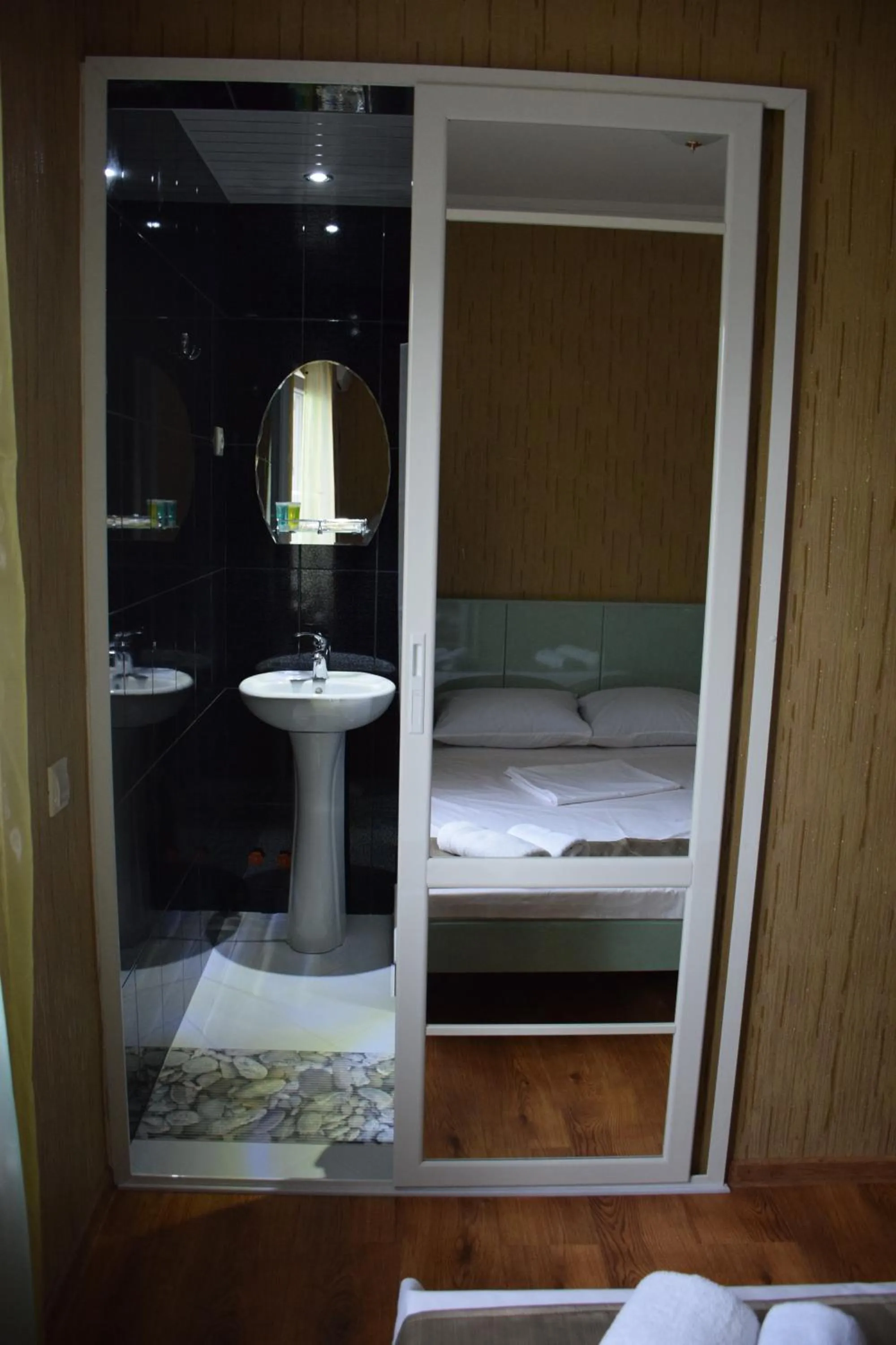 Bathroom, Bed in Crossway Tbilisi Hotel