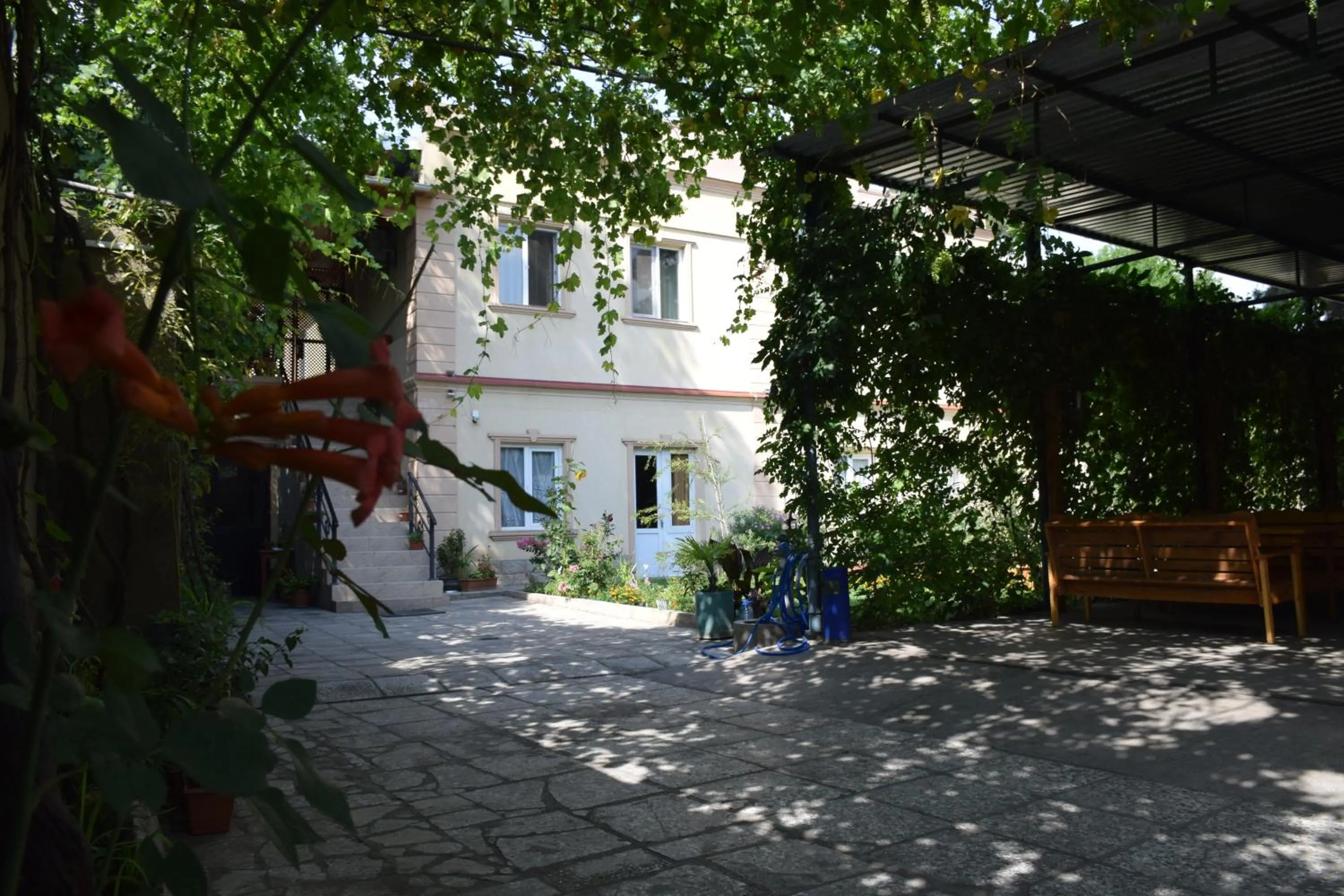 Facade/entrance in Crossway Tbilisi Hotel
