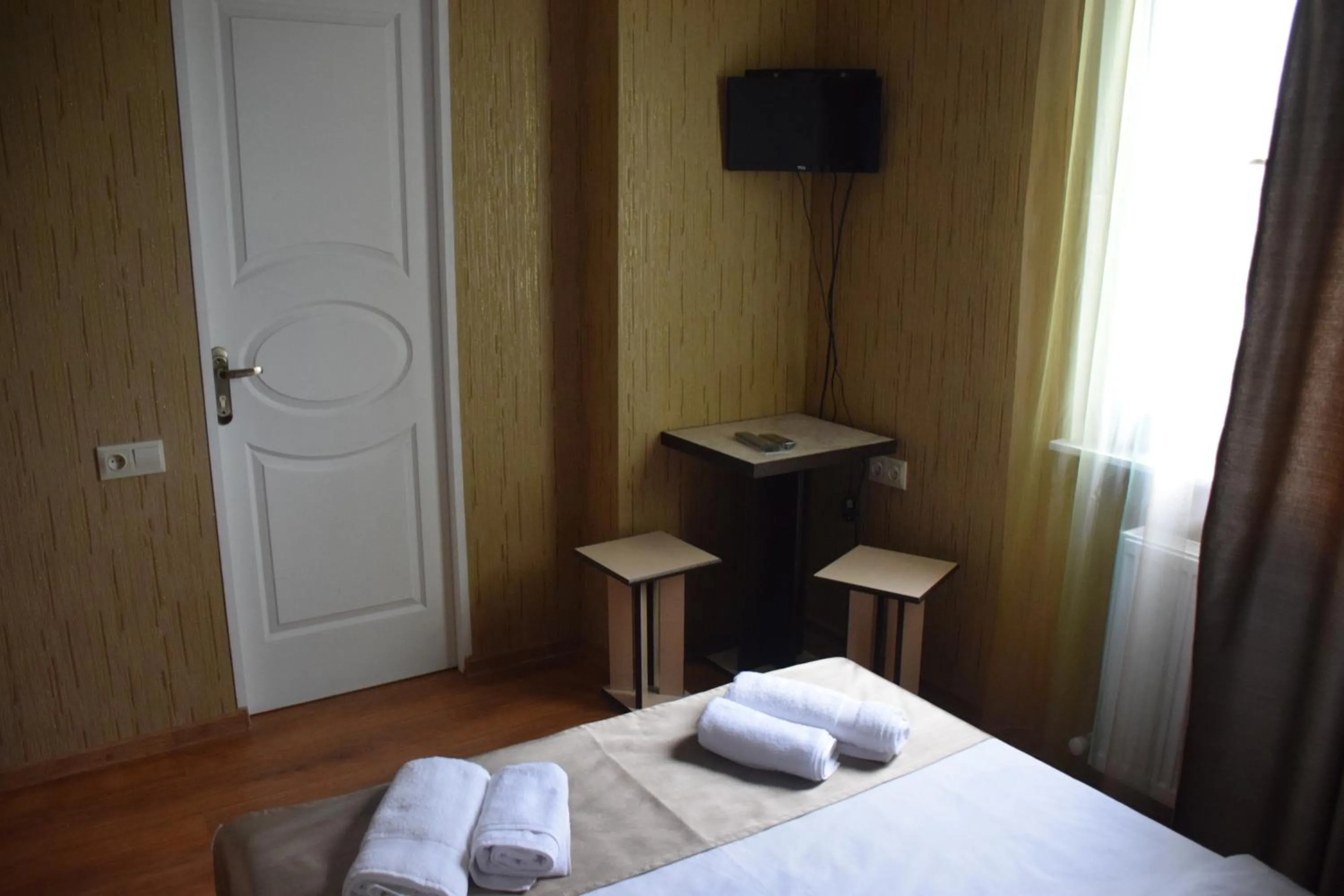 Bedroom, Bed in Crossway Tbilisi Hotel