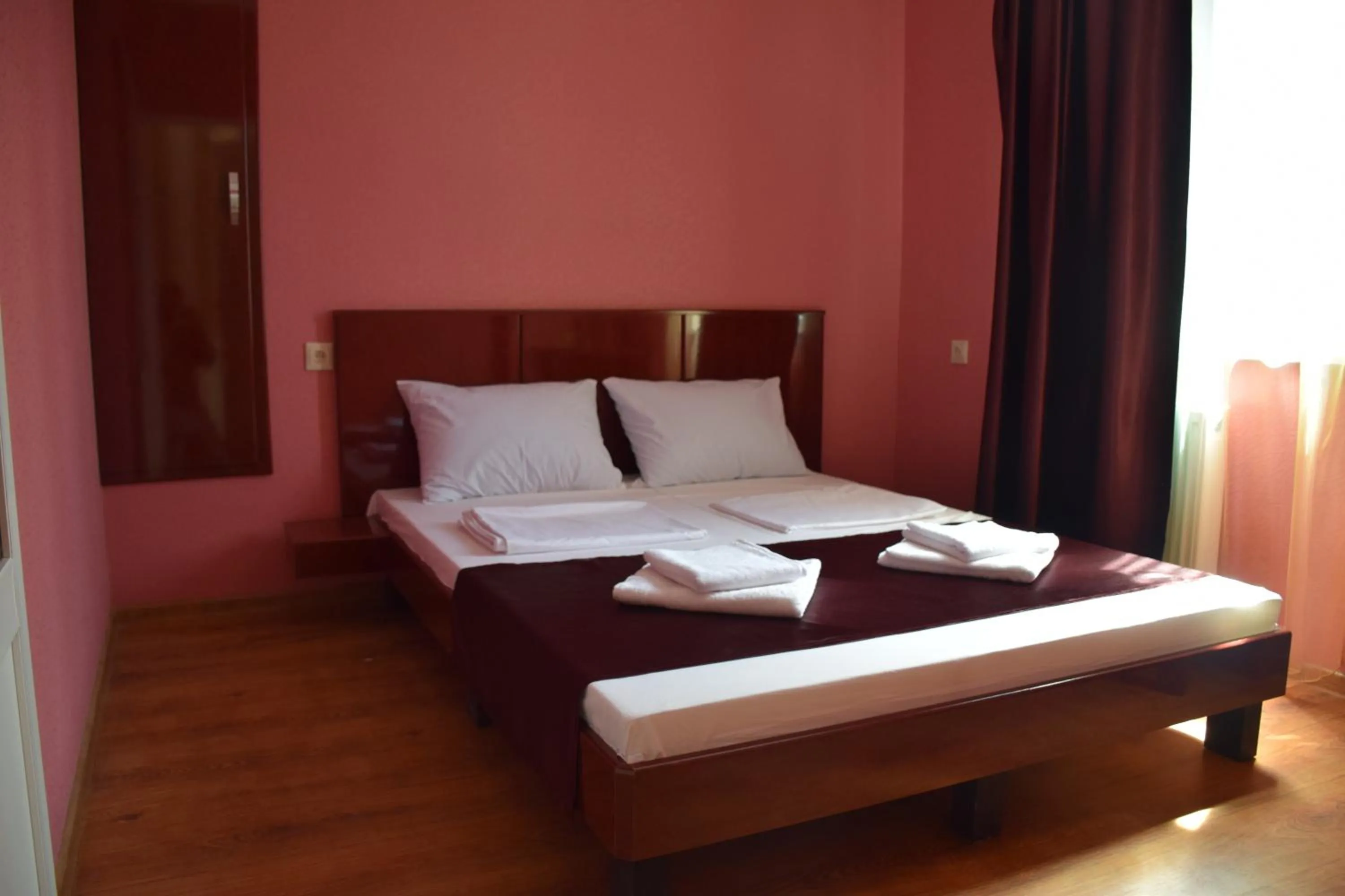 Bedroom, Bed in Crossway Tbilisi Hotel