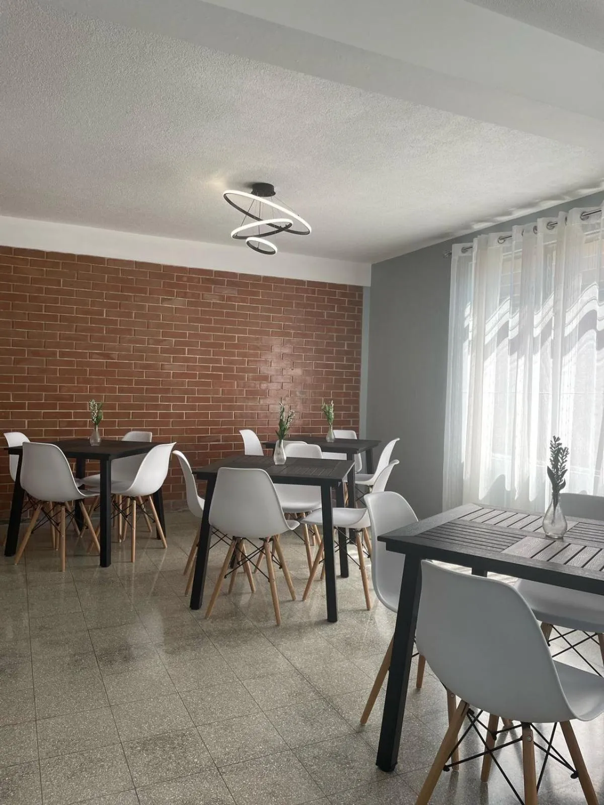 Restaurant/places to eat in Ayari Bed & Breakfast