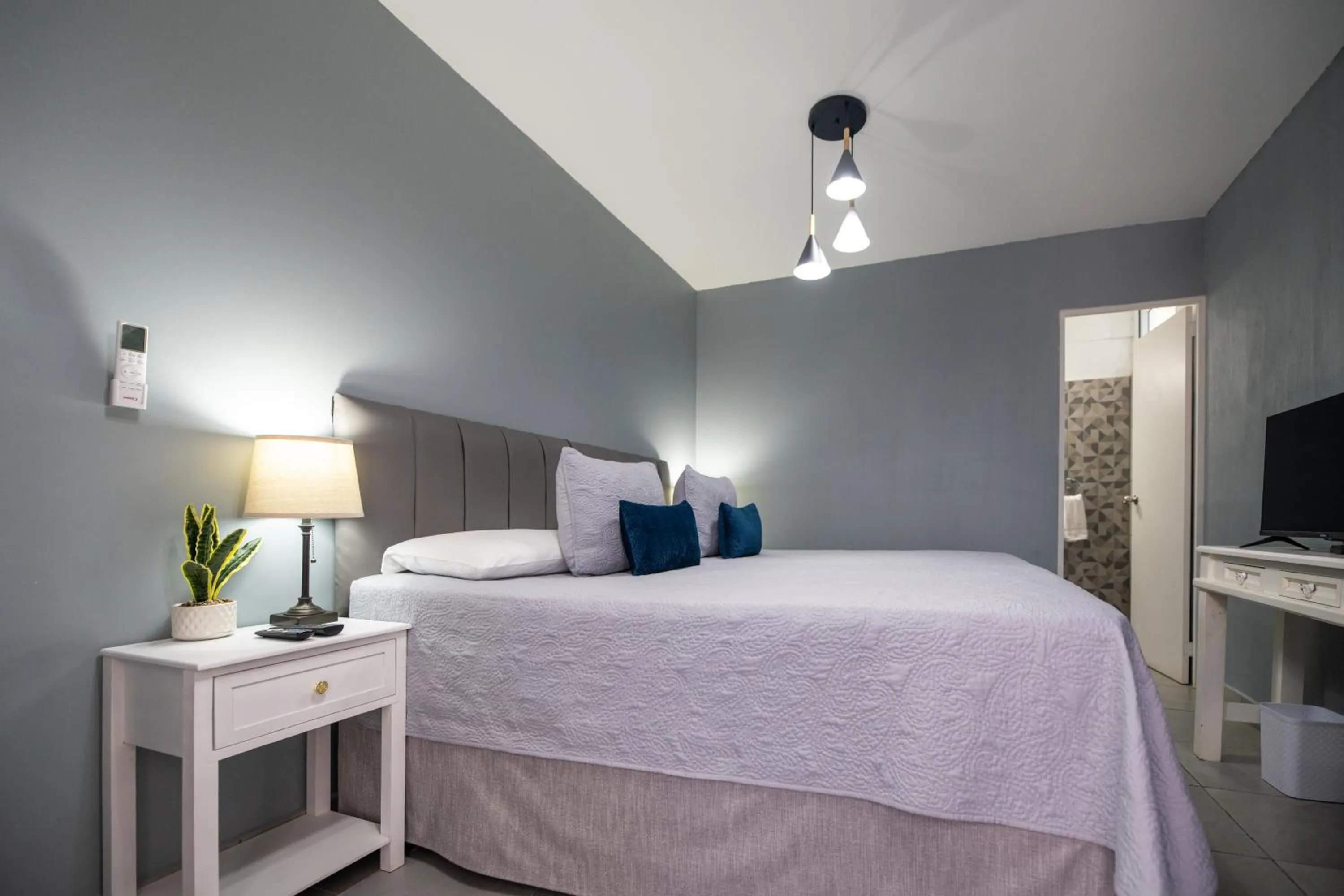 Bedroom, Bed in Ayari Bed & Breakfast