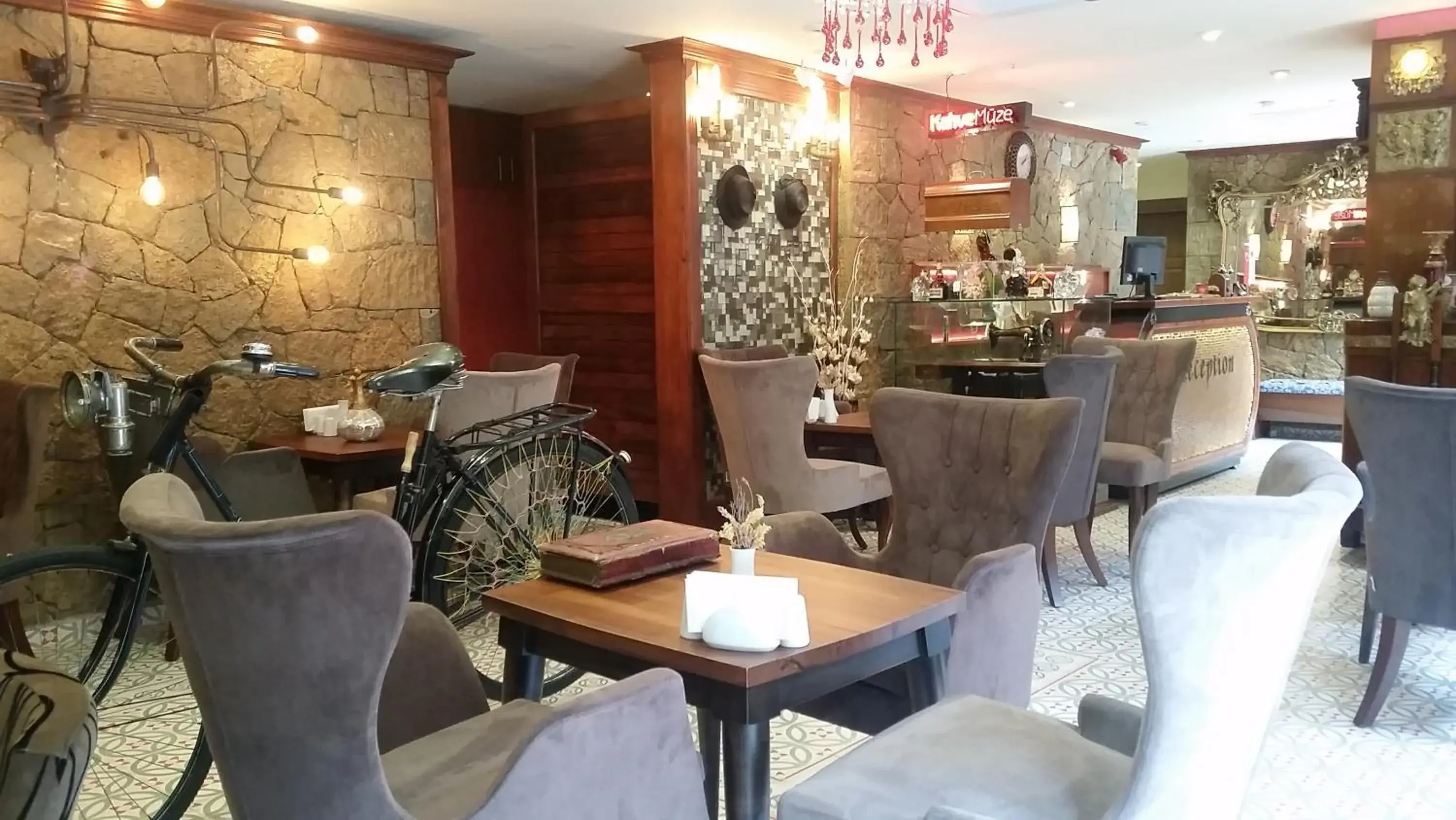 Lounge or bar in Kazdaglari Karye Müze Hotel Lounge or bar in Kazdaglari Karye Müze Hotel