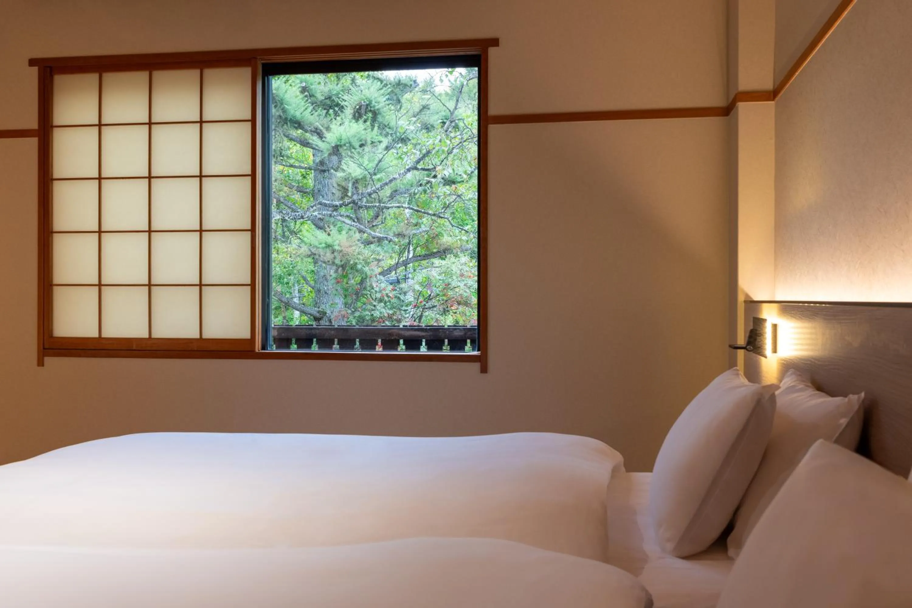 Twin Room with Shared Bathroom in Komakusa Hotel