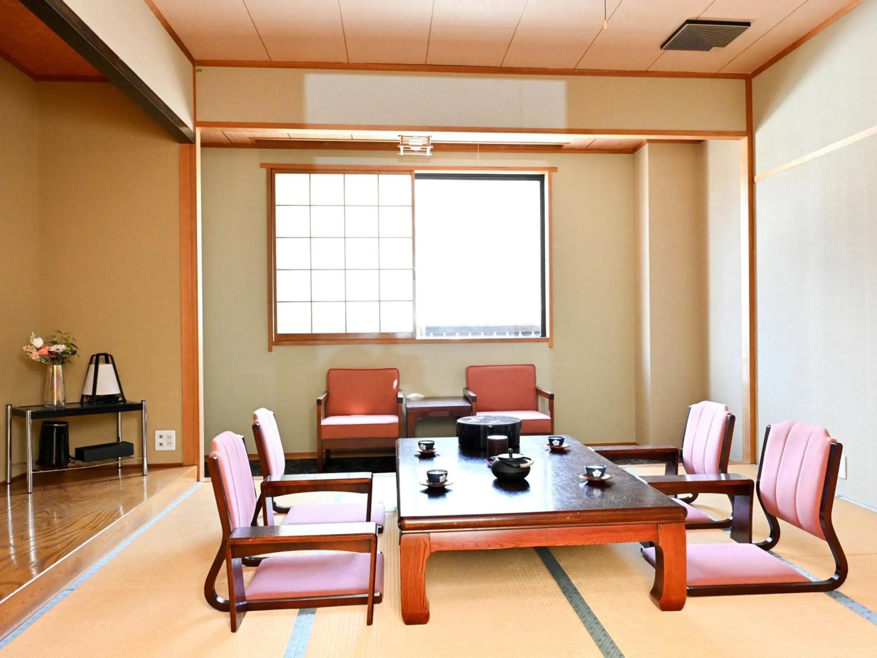 Quadruple Room with Bathroom in Komakusa Hotel Quadruple Room with Bathroom in Komakusa Hotel
