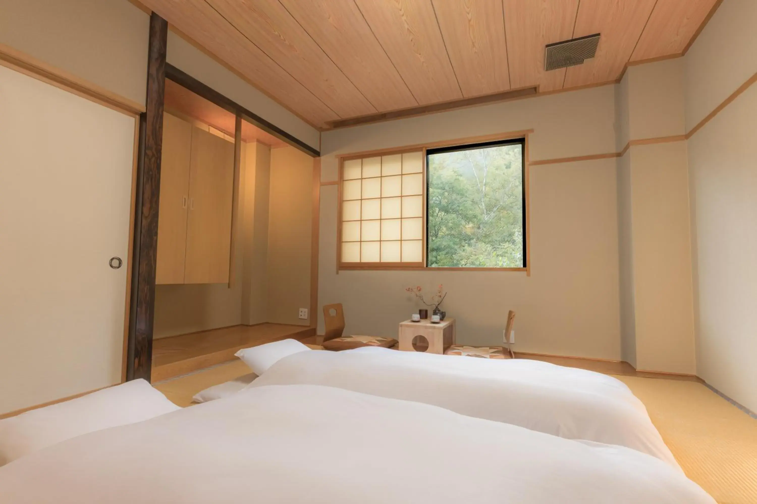 Japanese-Style Quadruple Room in Komakusa Hotel Japanese-Style Quadruple Room in Komakusa Hotel