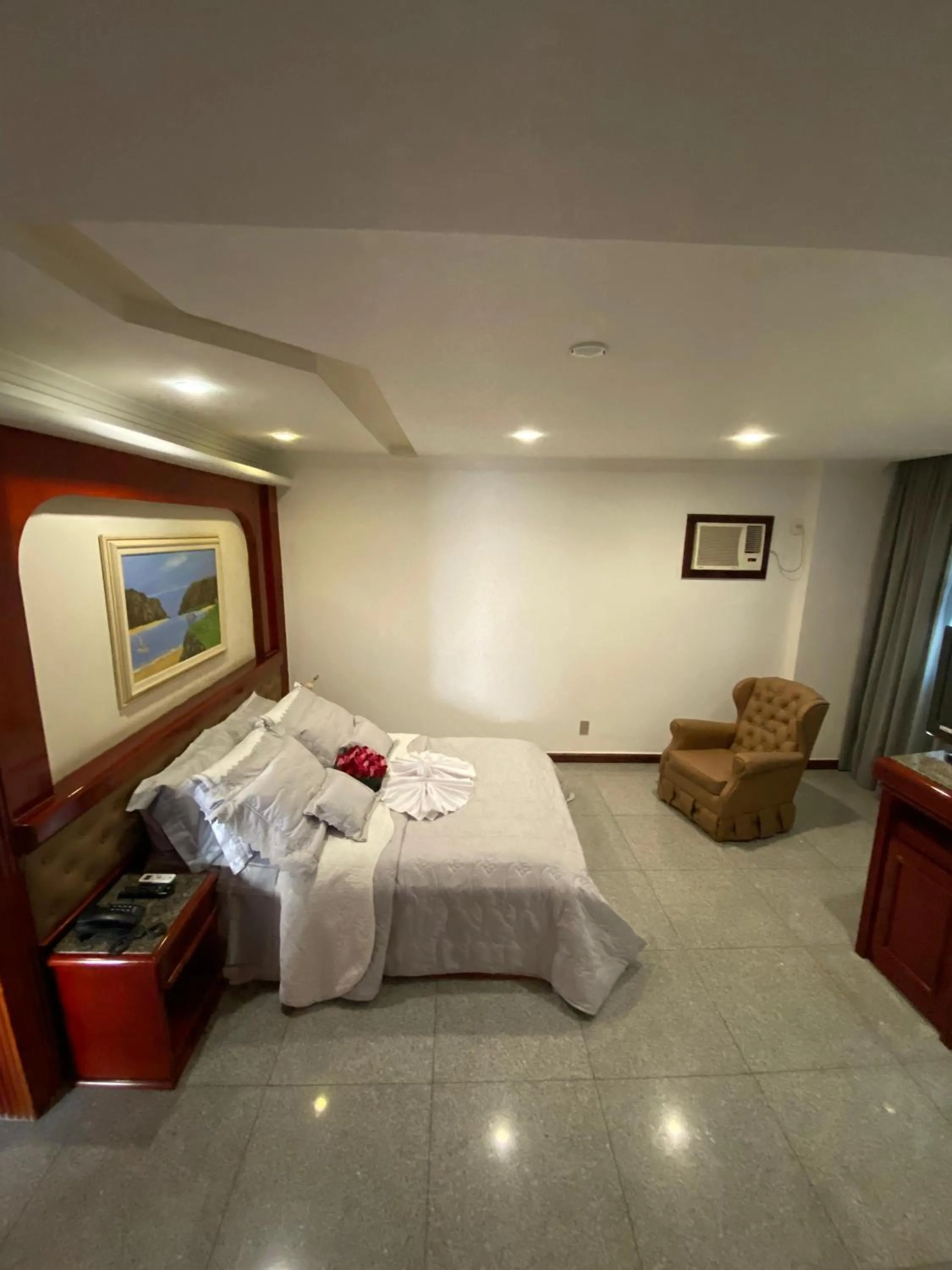 Photo of the whole room, Bed in Maxim Plaza Hotel