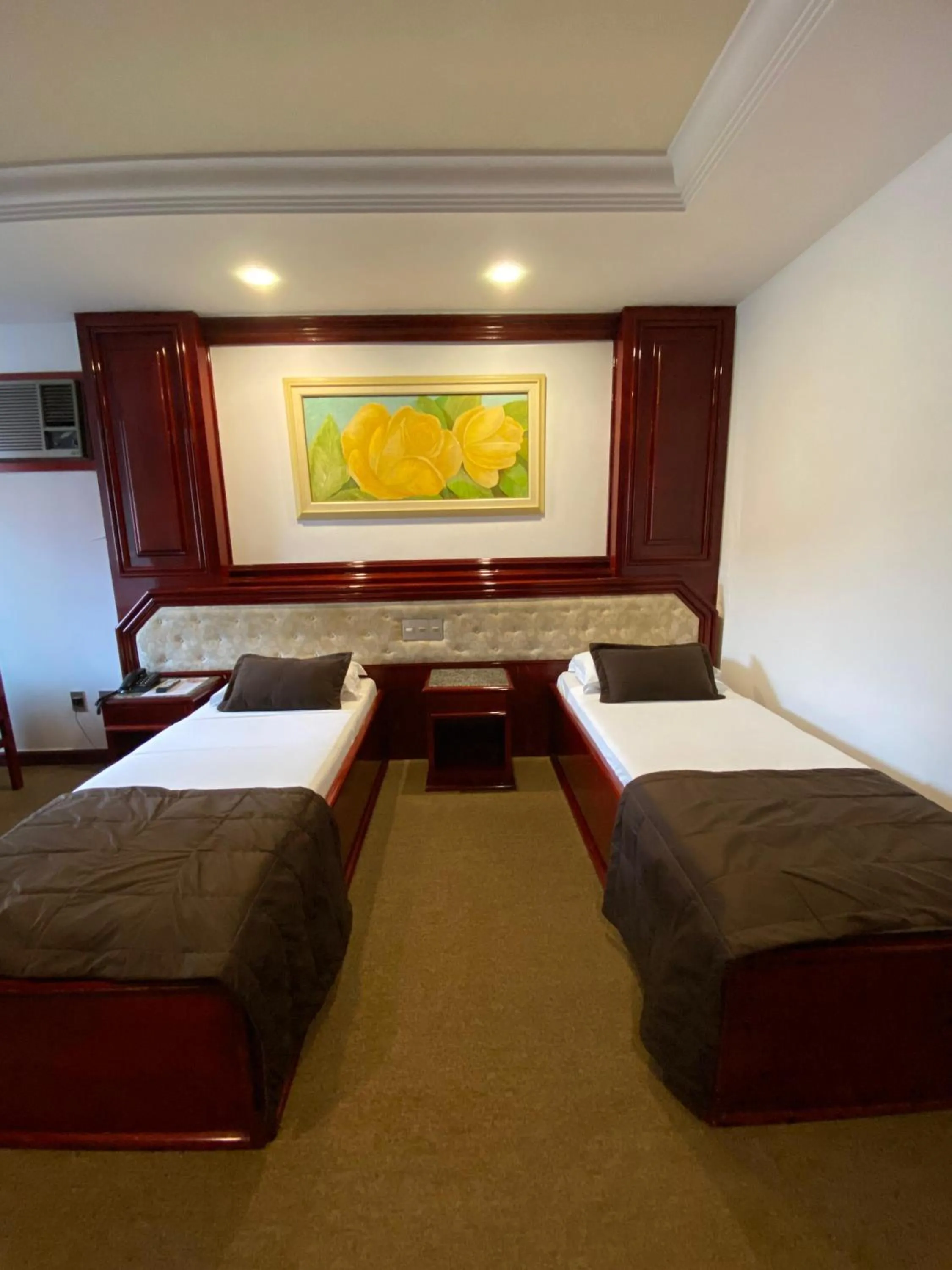 Photo of the whole room, Bed in Maxim Plaza Hotel