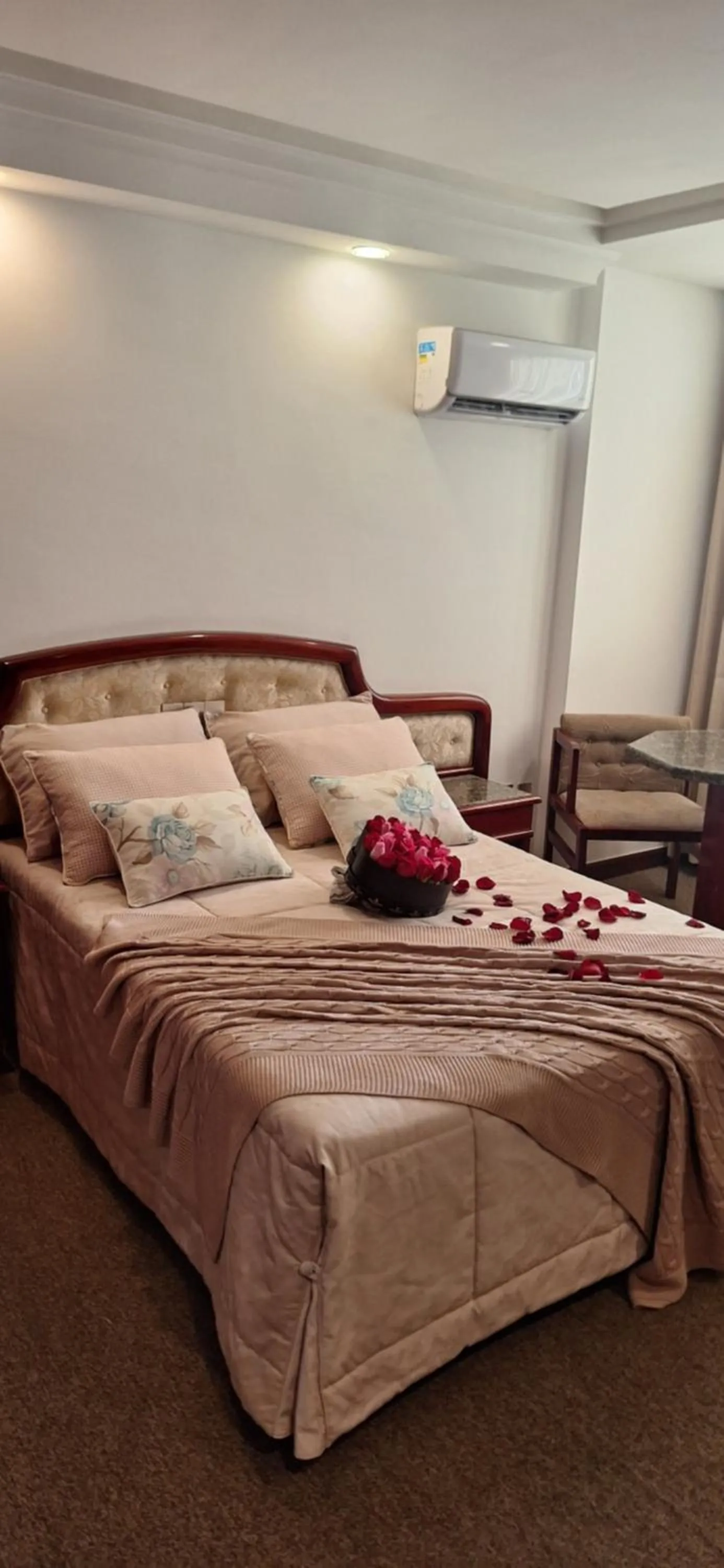 Photo of the whole room, Bed in Maxim Plaza Hotel