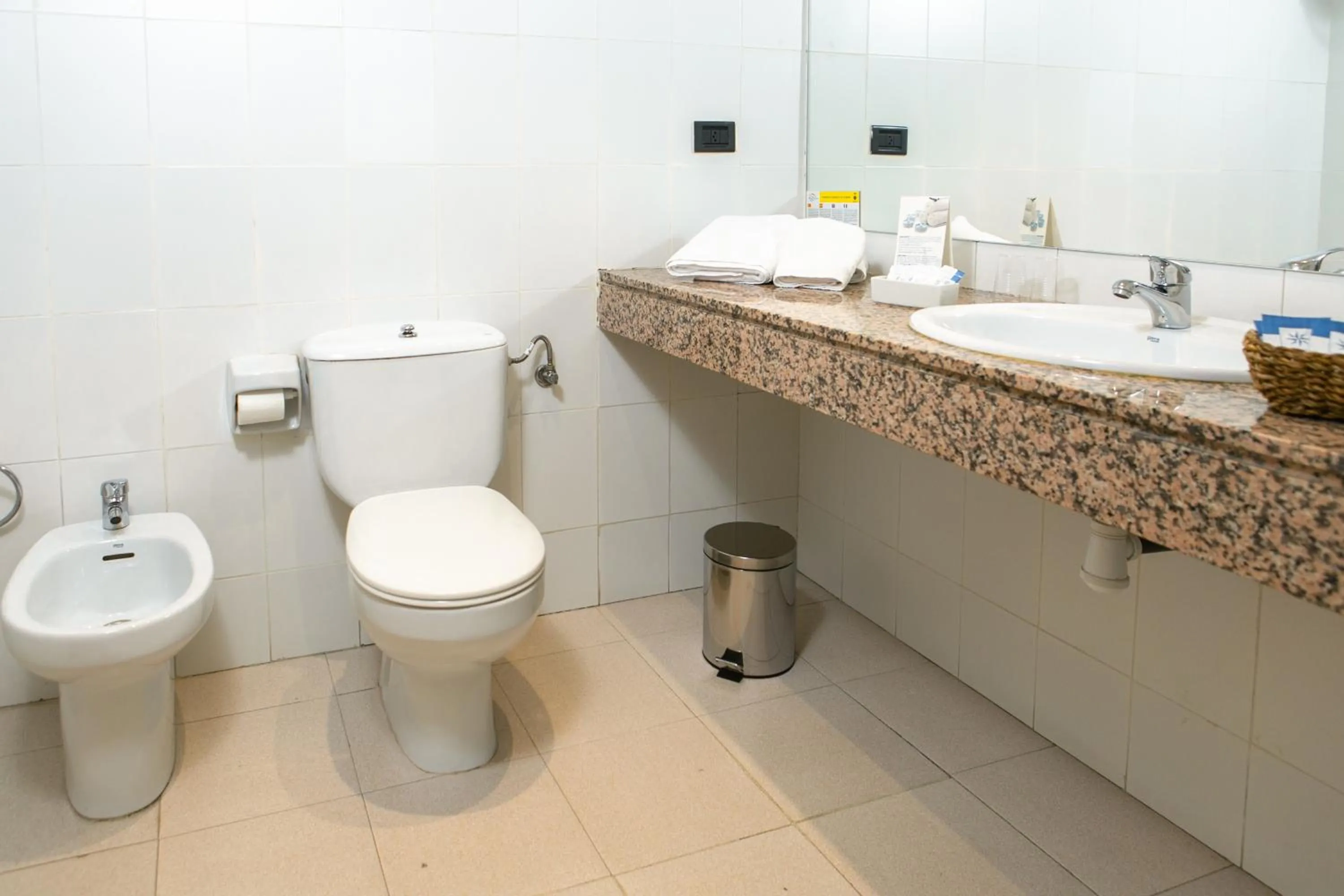 Bathroom in Hotel SNÖ Condes del Pallars