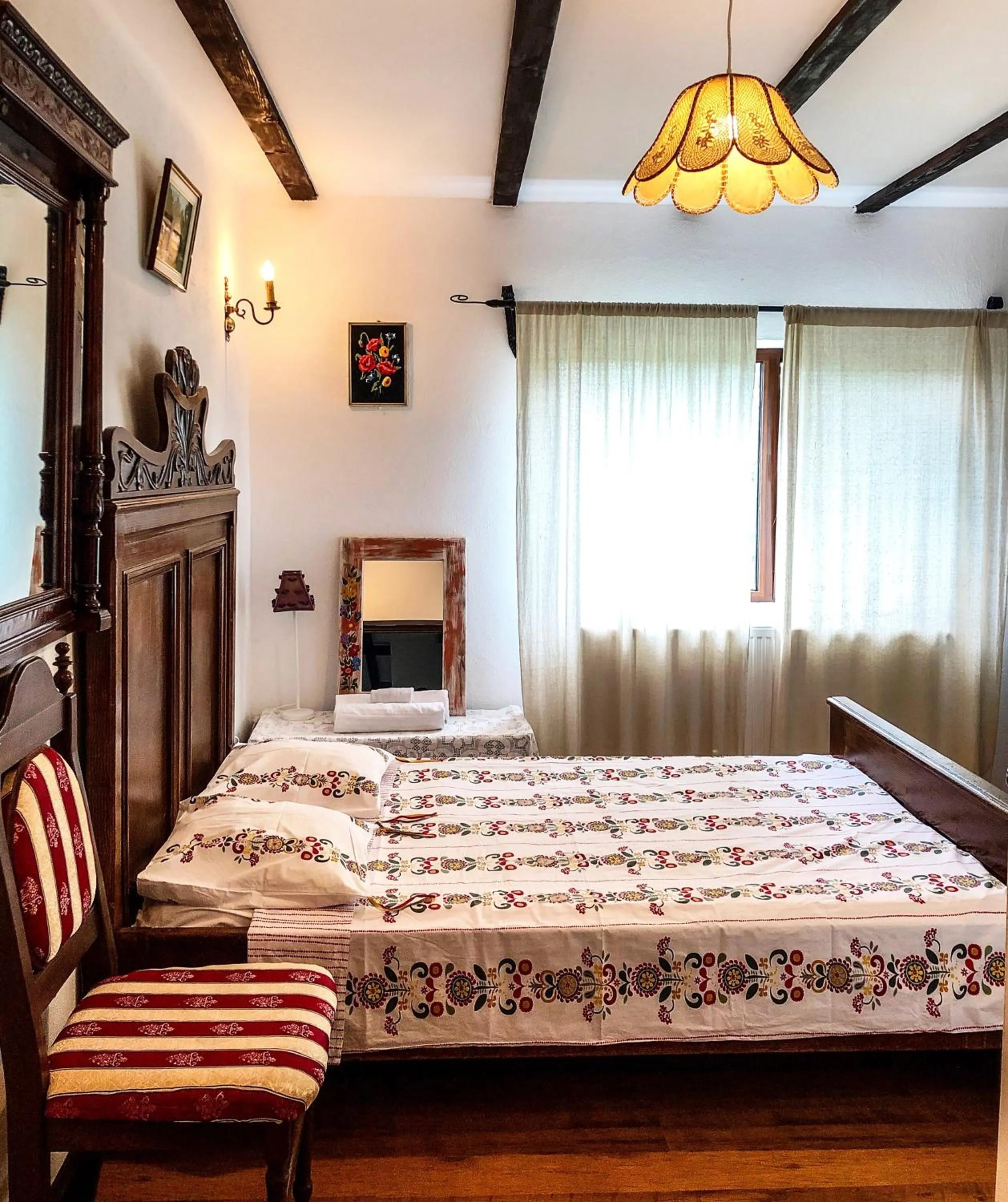 Bed in Conacul Paloși