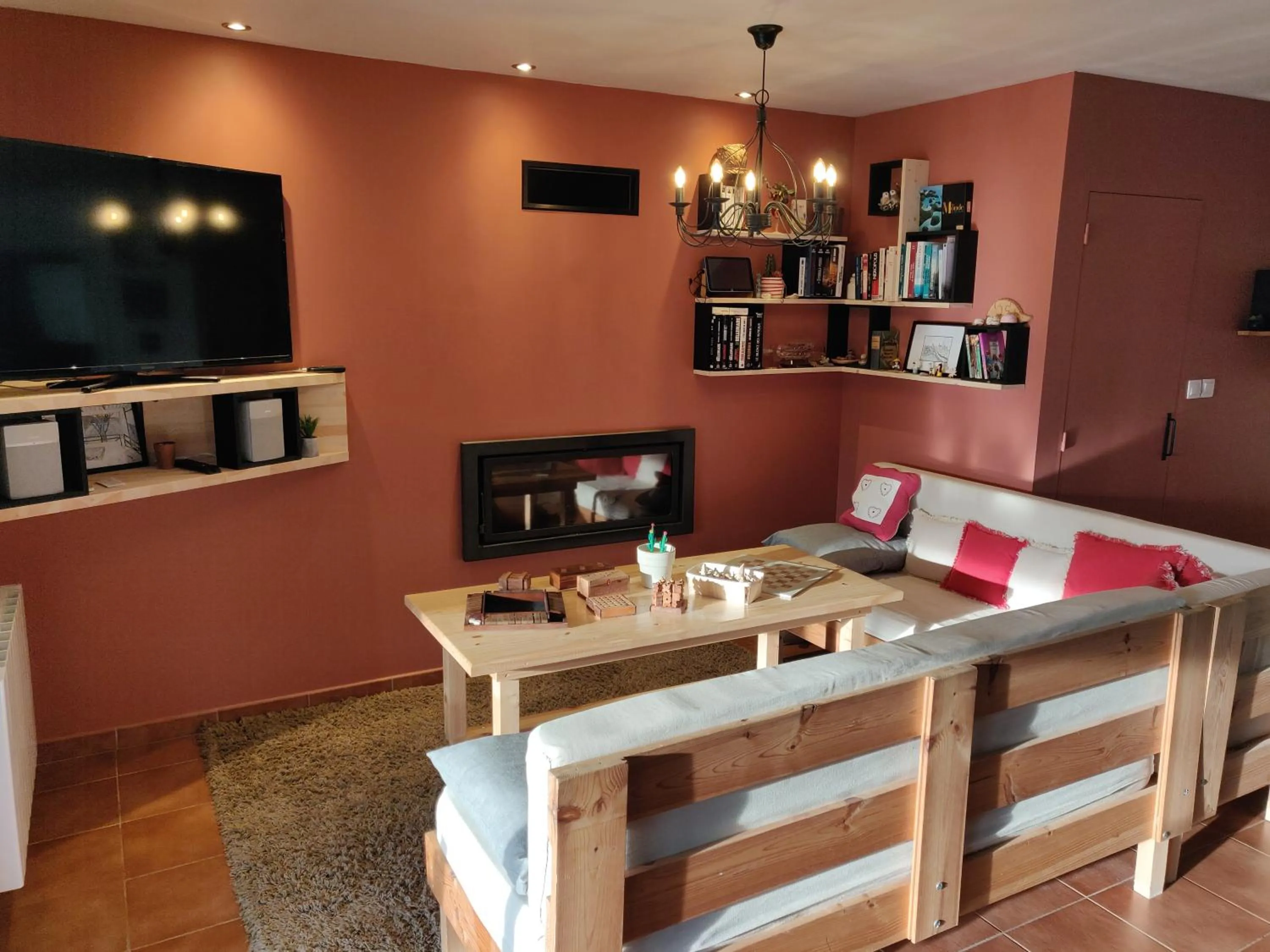 Communal lounge/ TV room in Les Terrasses de Valensole