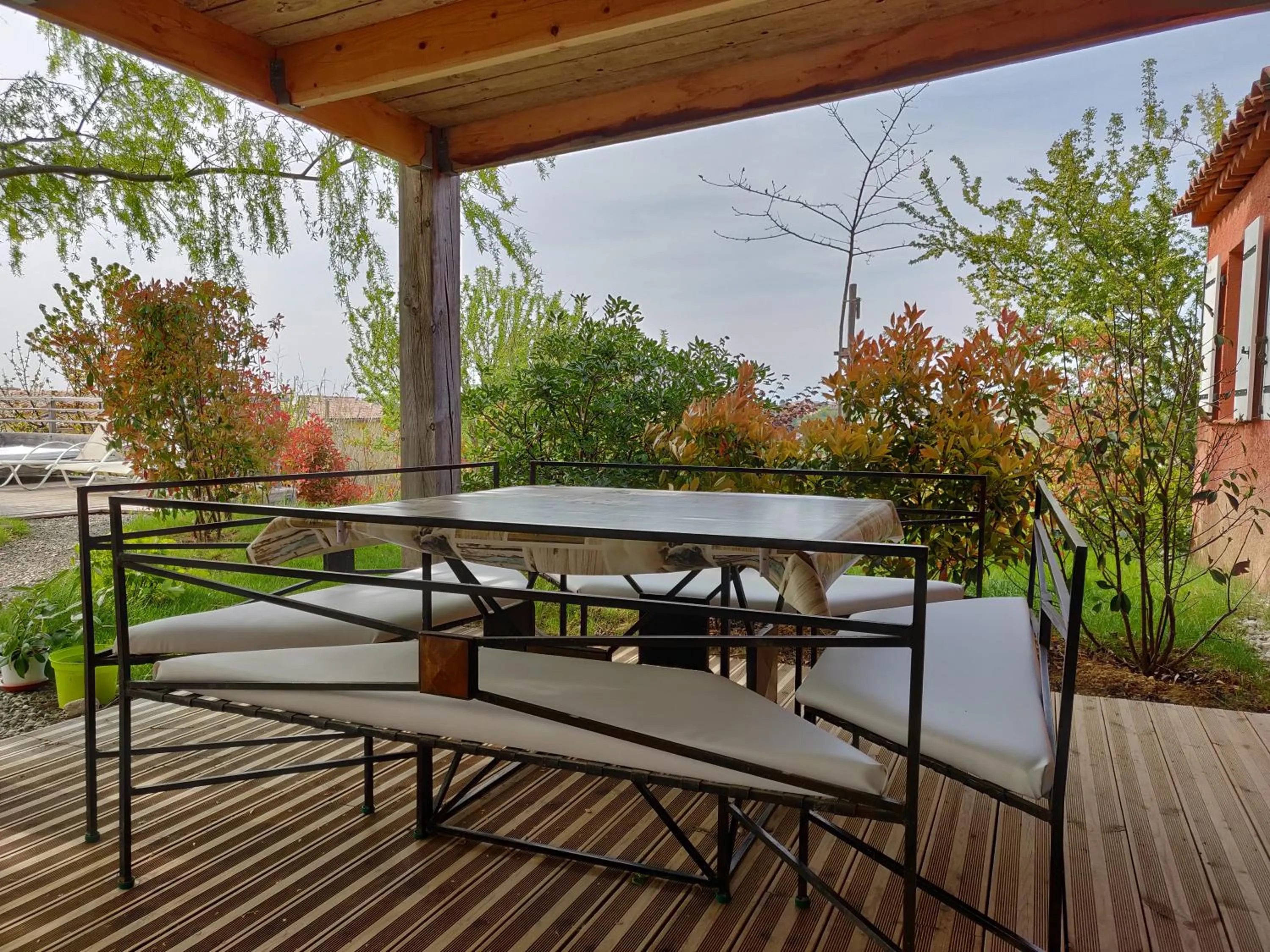 Patio in Les Terrasses de Valensole