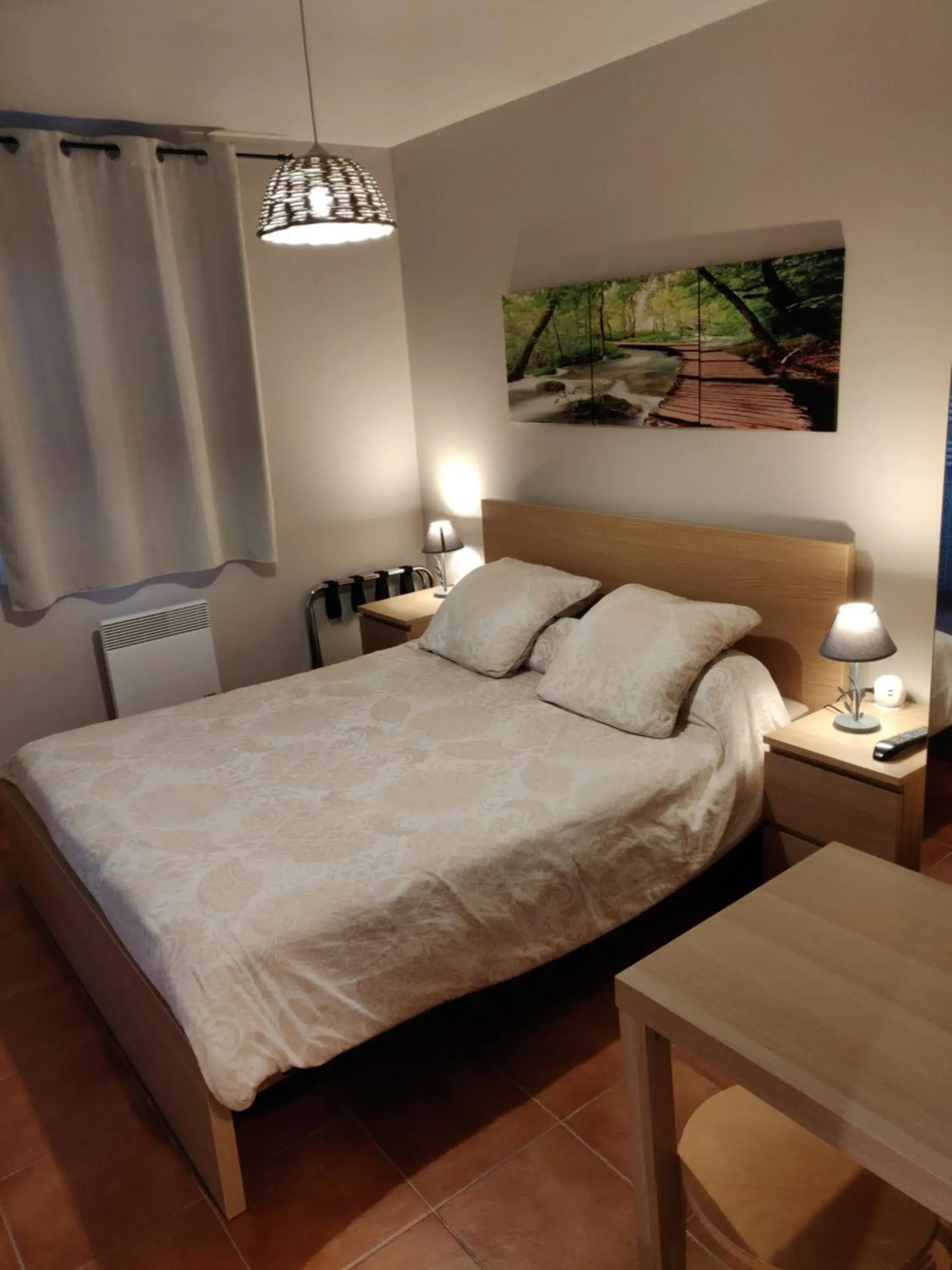 Standard Queen Room in Les Terrasses de Valensole Standard Queen Room in Les Terrasses de Valensole