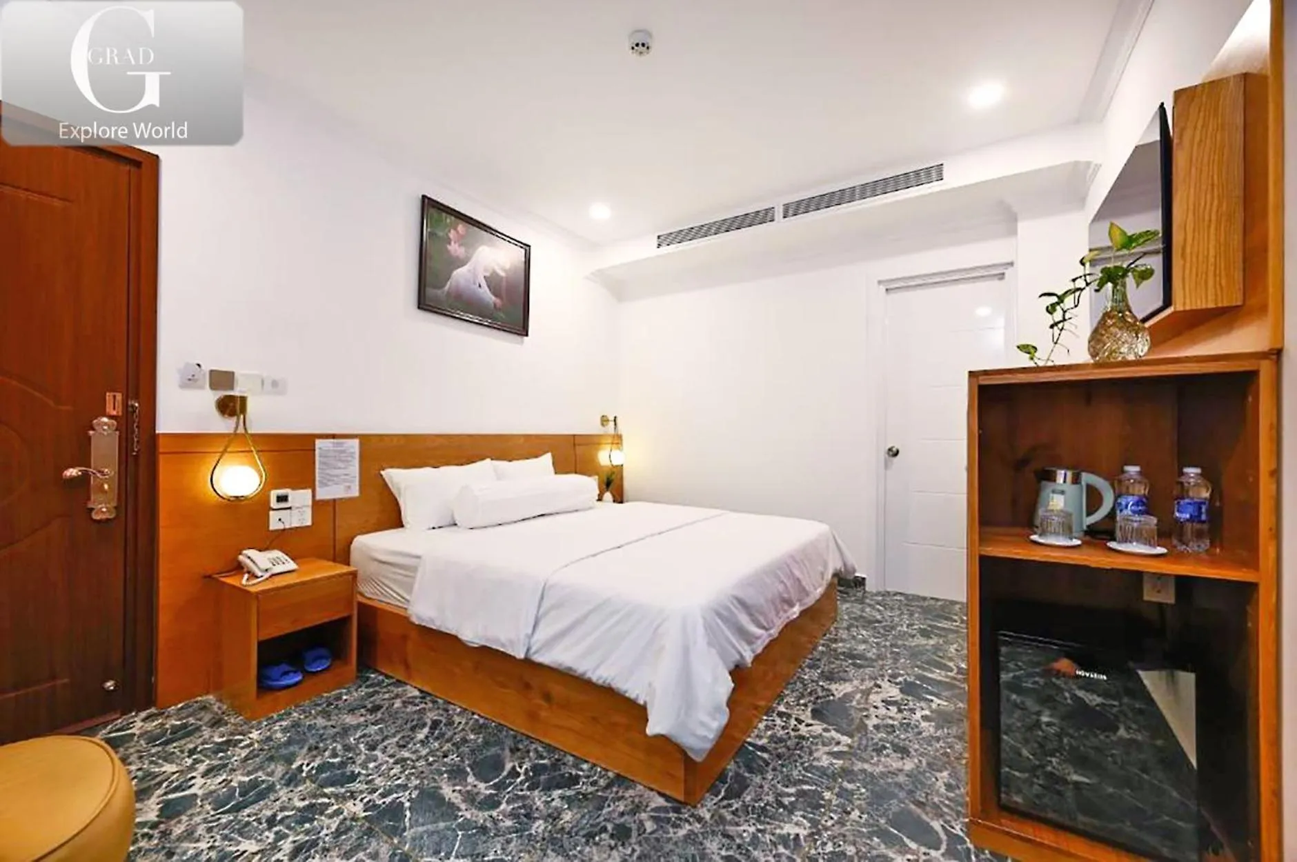 Bed in Ly Ly Hotel 2