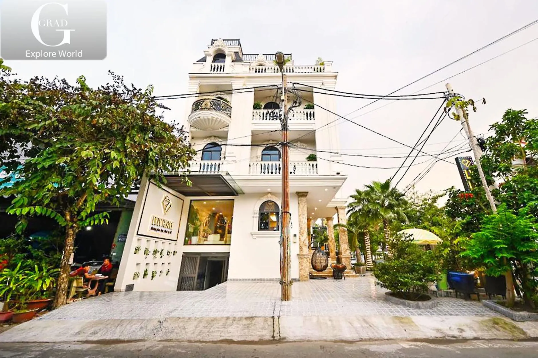 Property building in Ly Ly Hotel 2