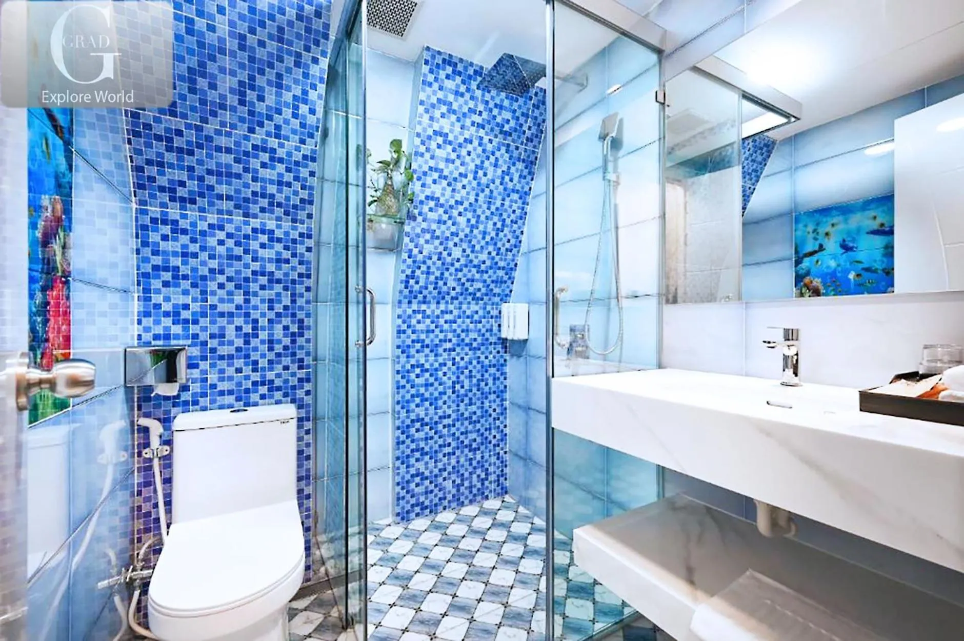 Shower in Ly Ly Hotel 2