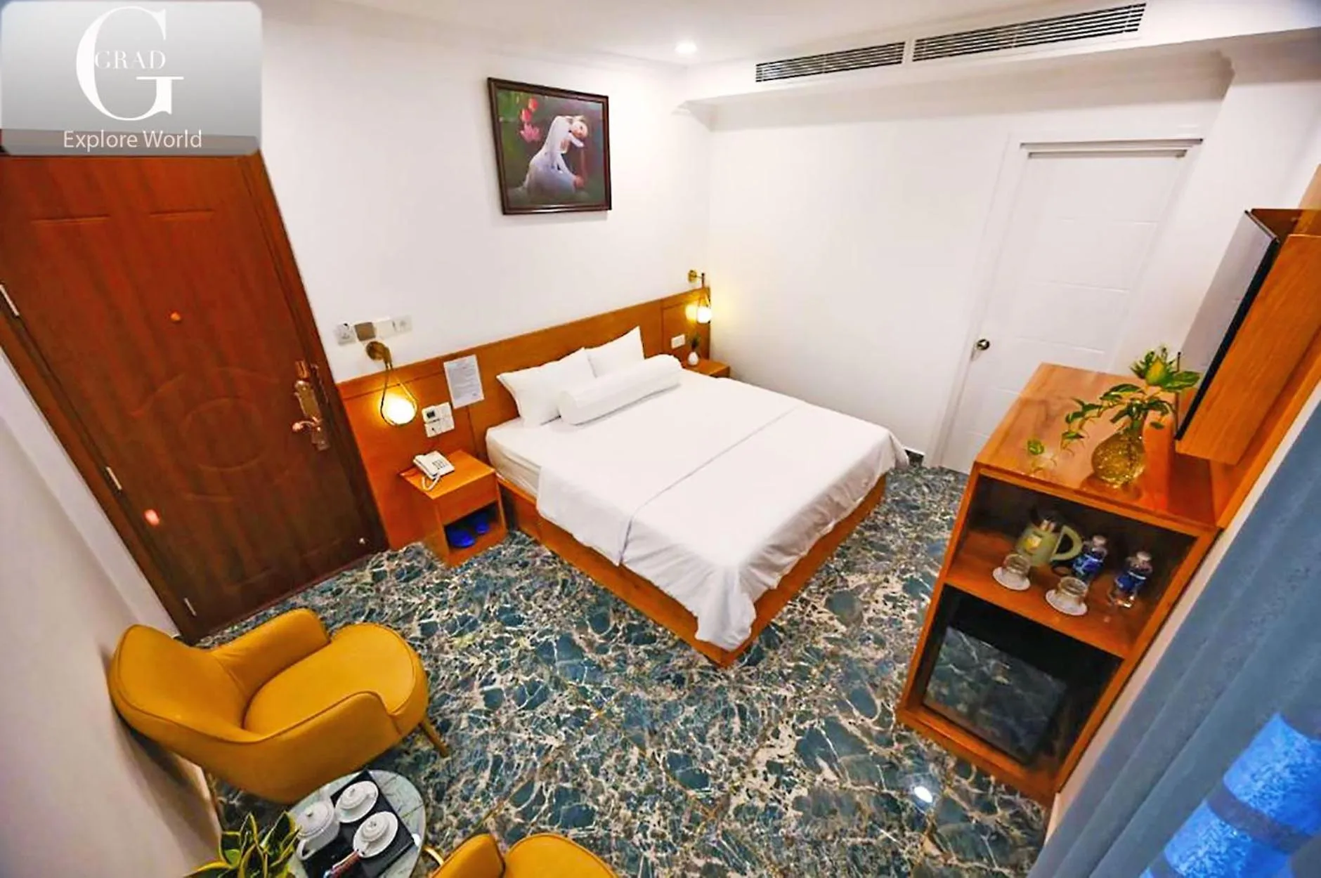 TV and multimedia in Ly Ly Hotel 2