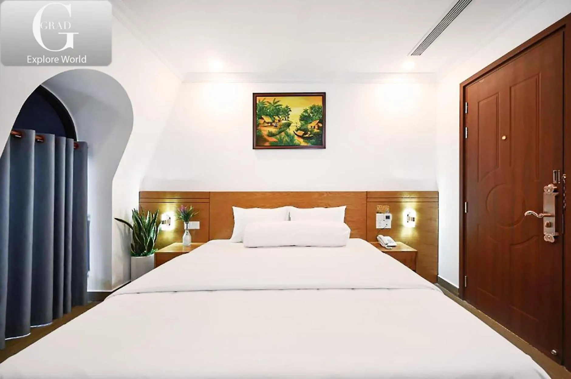 Bed in Ly Ly Hotel 2