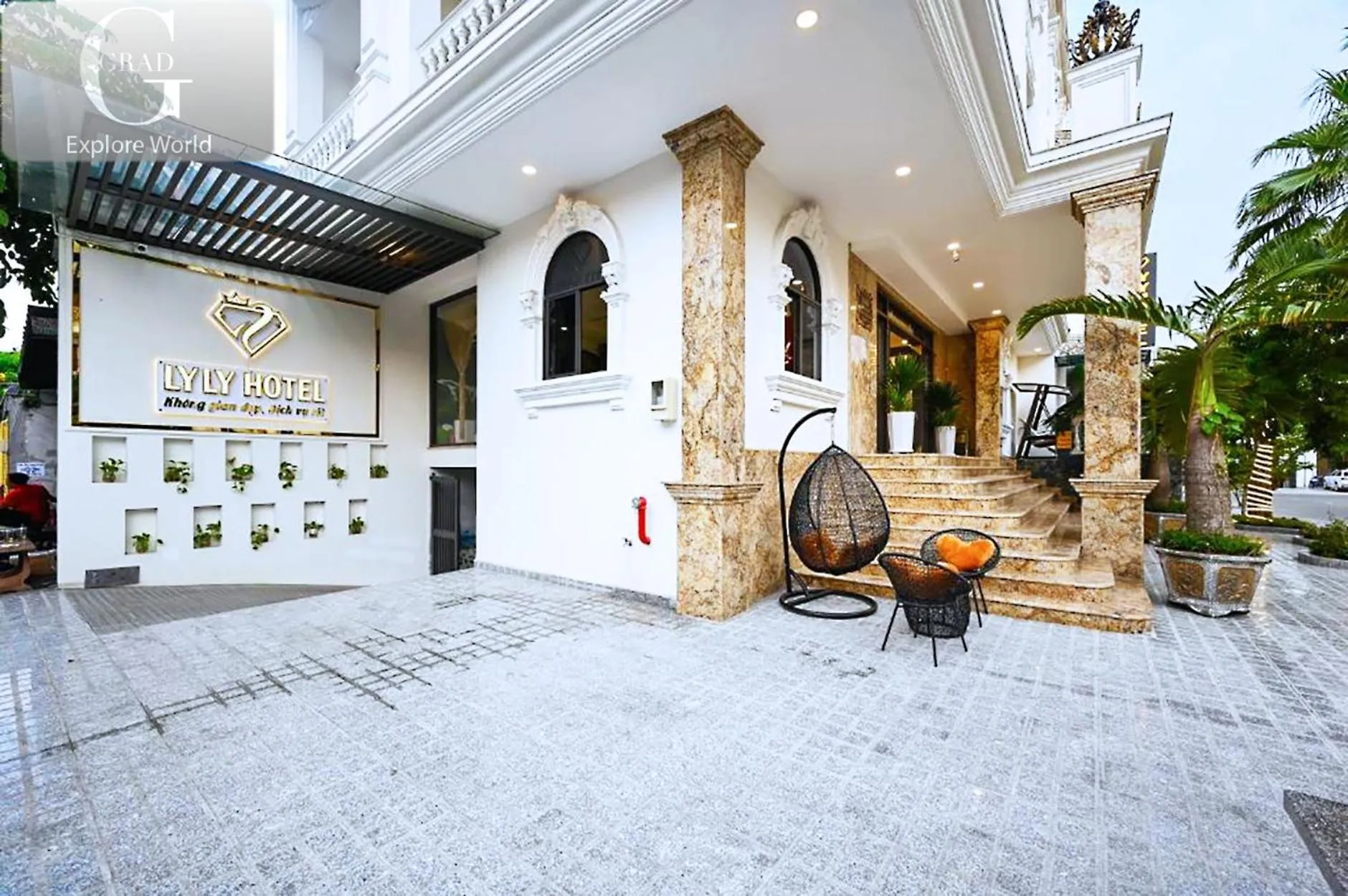 Property building in Ly Ly Hotel 2