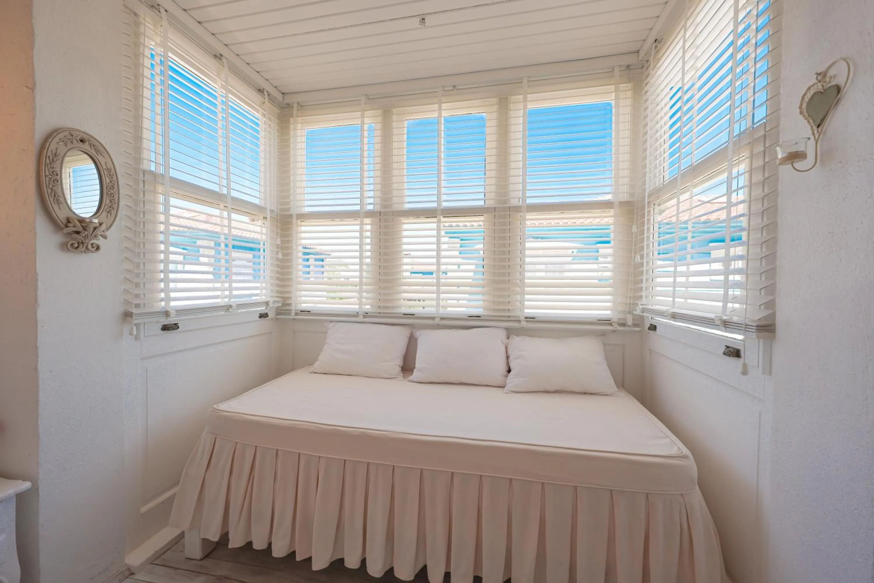 Bed in Pera Alaçatı