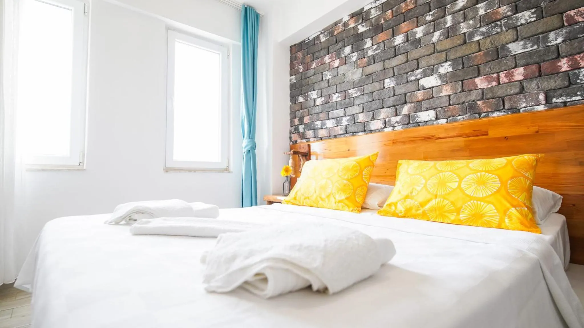 Photo of the whole room, Bed in Limonata Bozcaada ex Vina Garden