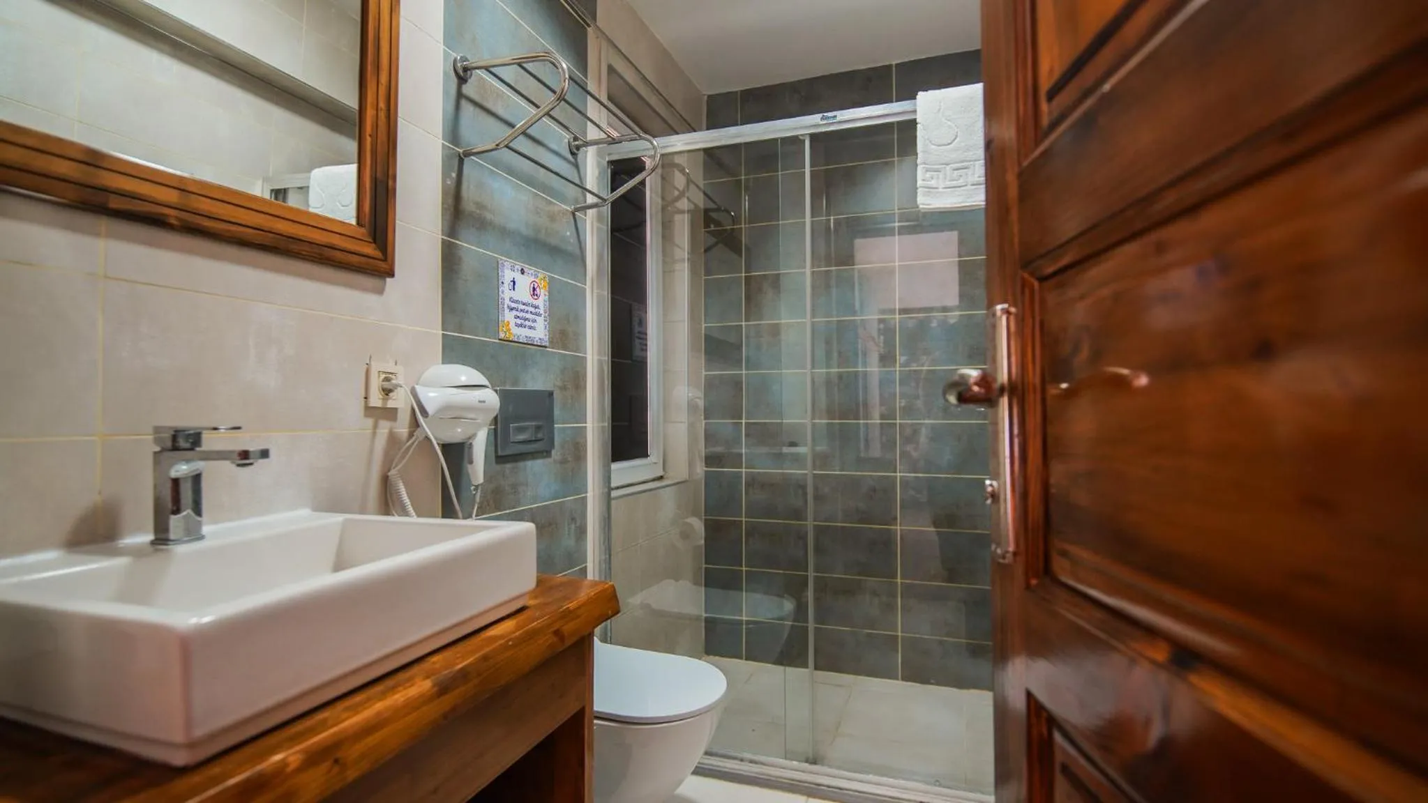 Shower in Limonata Bozcaada ex Vina Garden