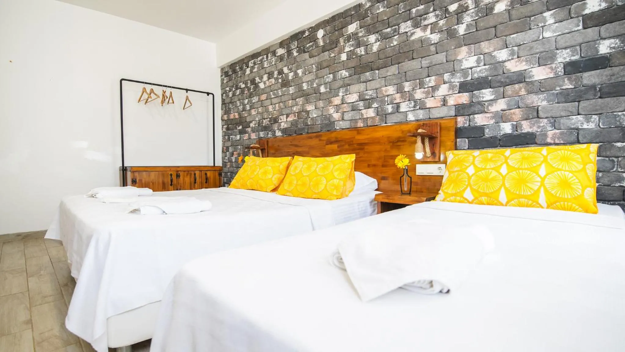 Photo of the whole room, Bed in Limonata Bozcaada ex Vina Garden