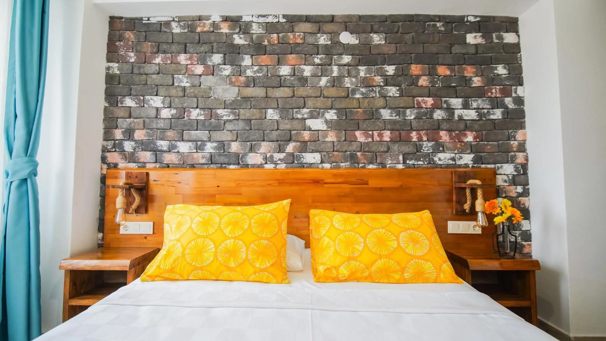 Photo of the whole room, Bed in Limonata Bozcaada ex Vina Garden