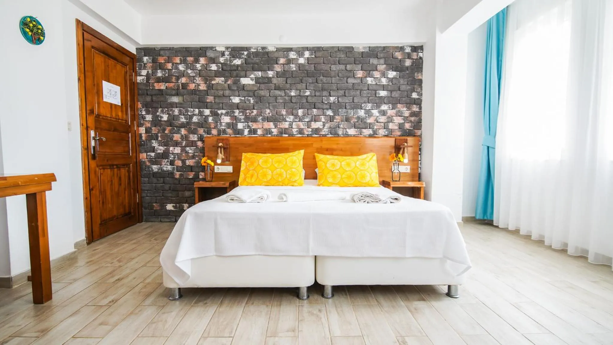 Photo of the whole room, Bed in Limonata Bozcaada ex Vina Garden