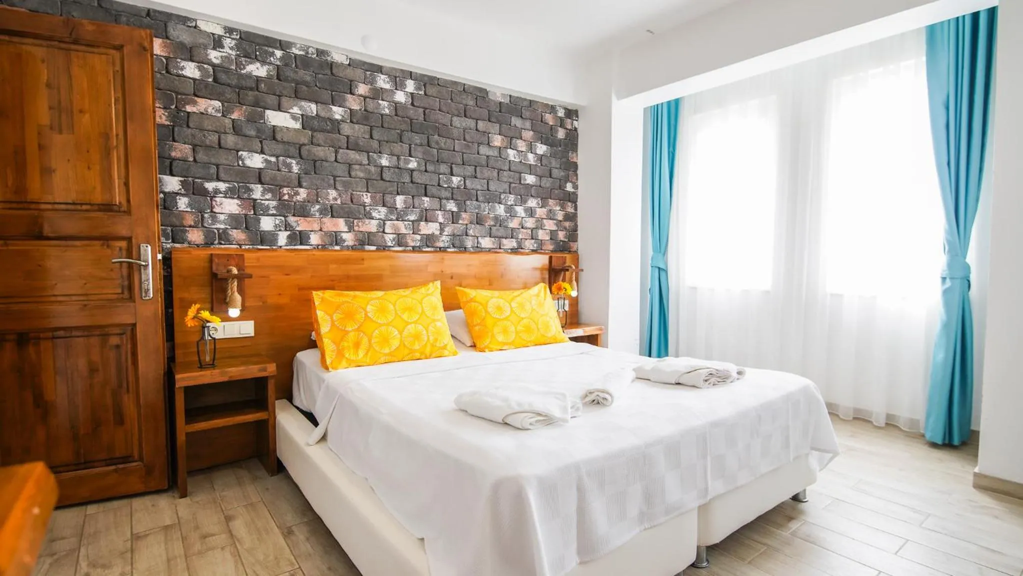 Photo of the whole room, Bed in Limonata Bozcaada ex Vina Garden