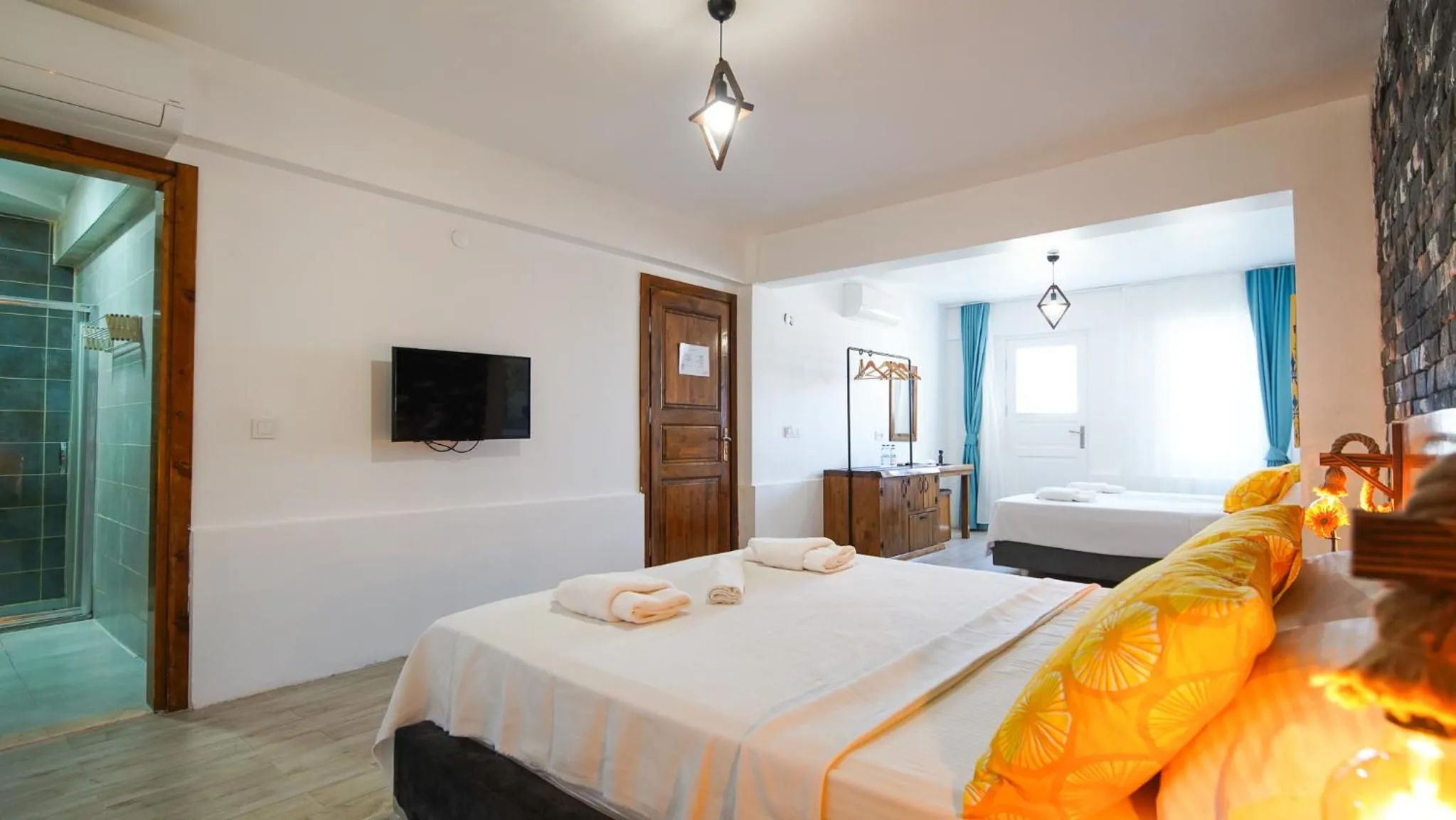 Photo of the whole room, Bed in Limonata Bozcaada ex Vina Garden