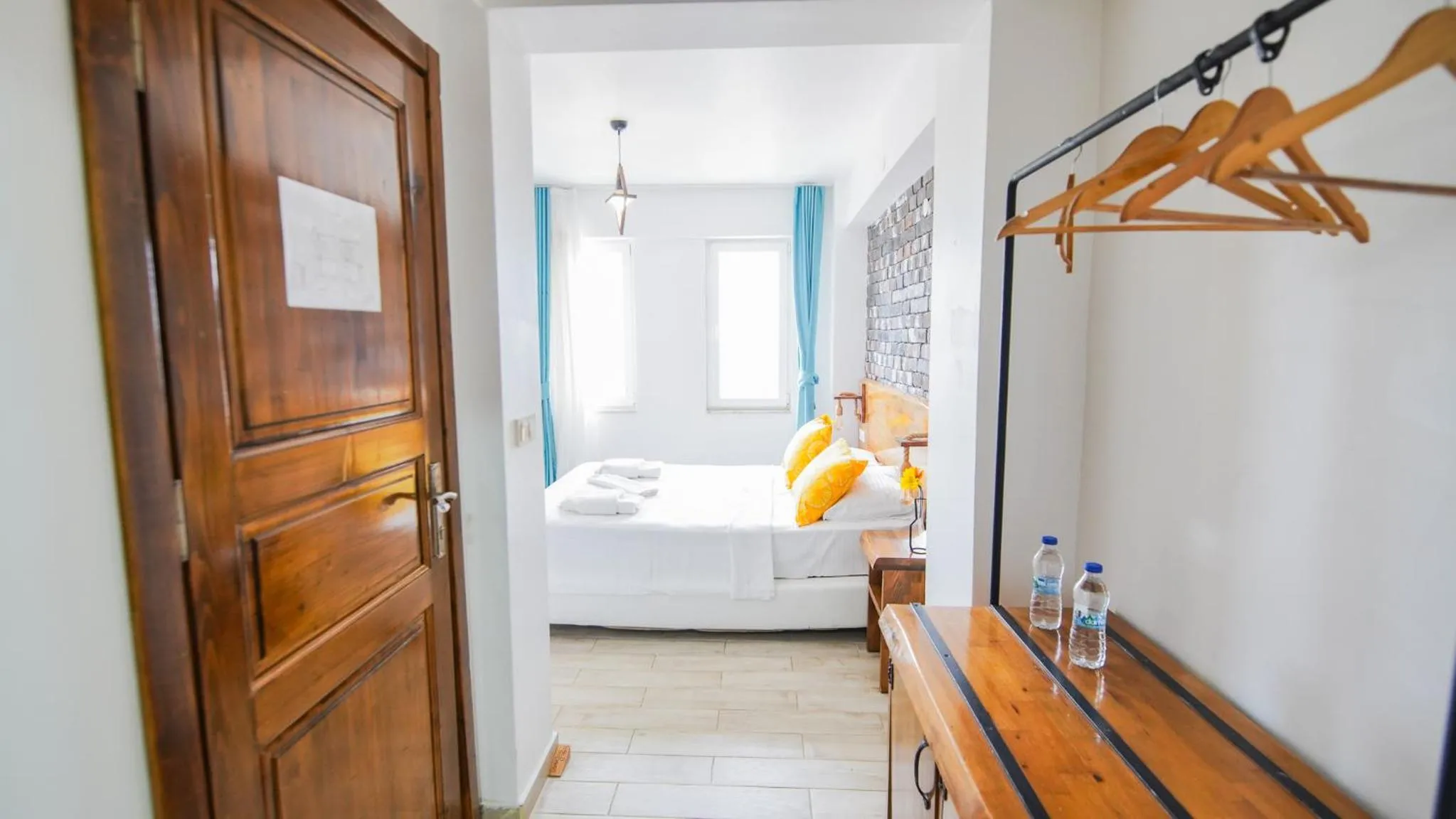 Photo of the whole room, Bed in Limonata Bozcaada ex Vina Garden