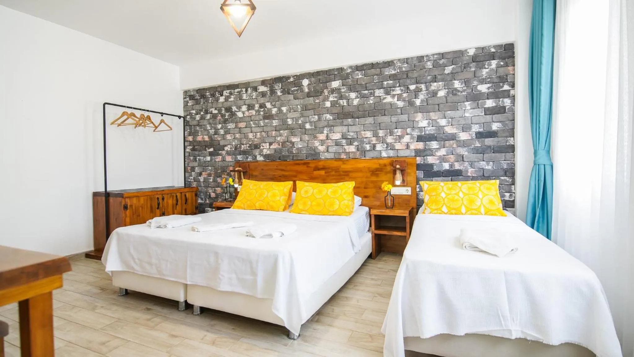 Photo of the whole room, Bed in Limonata Bozcaada ex Vina Garden