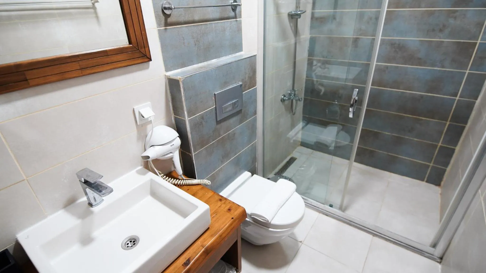 Shower in Limonata Bozcaada ex Vina Garden