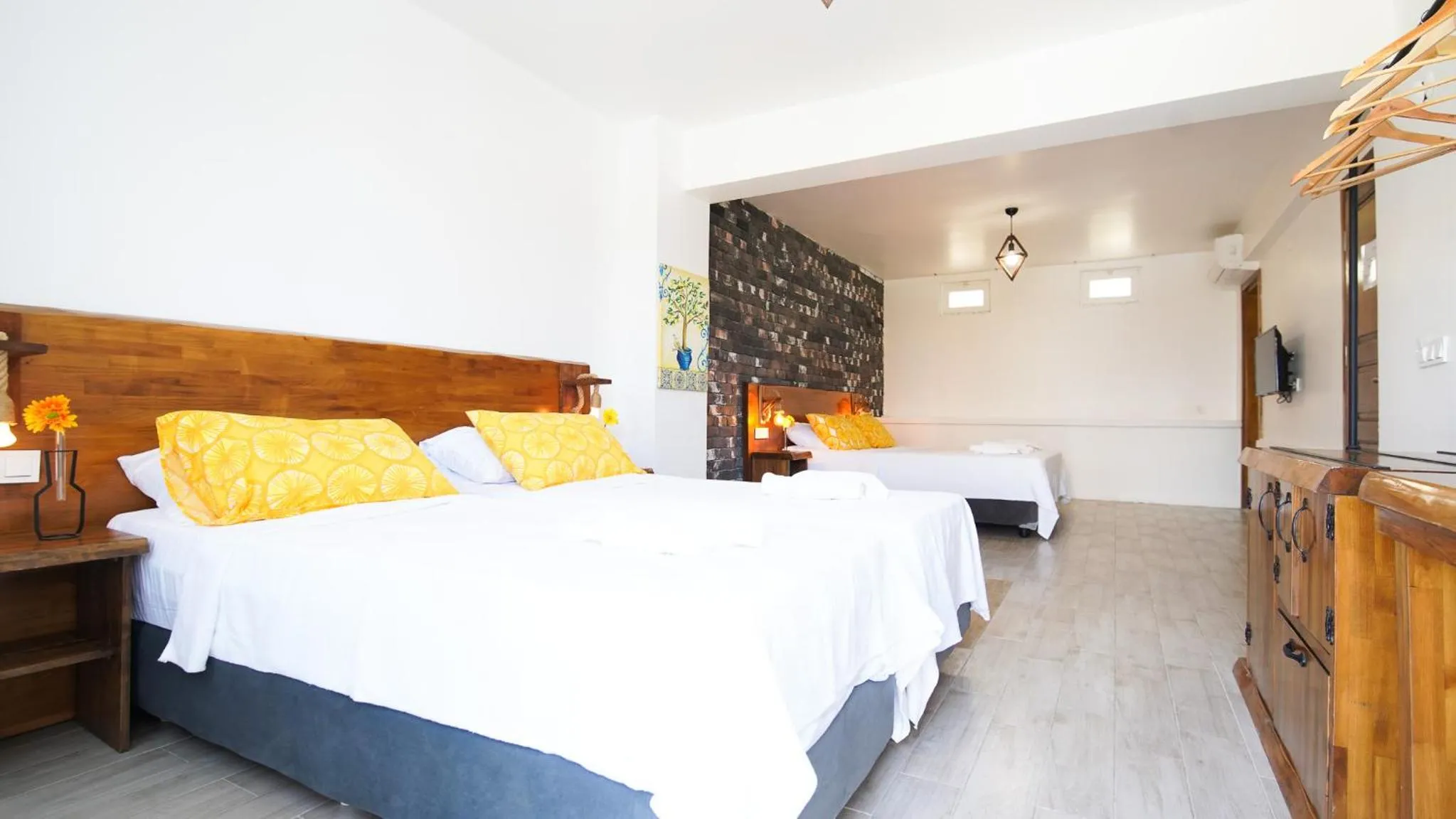 Photo of the whole room, Bed in Limonata Bozcaada ex Vina Garden