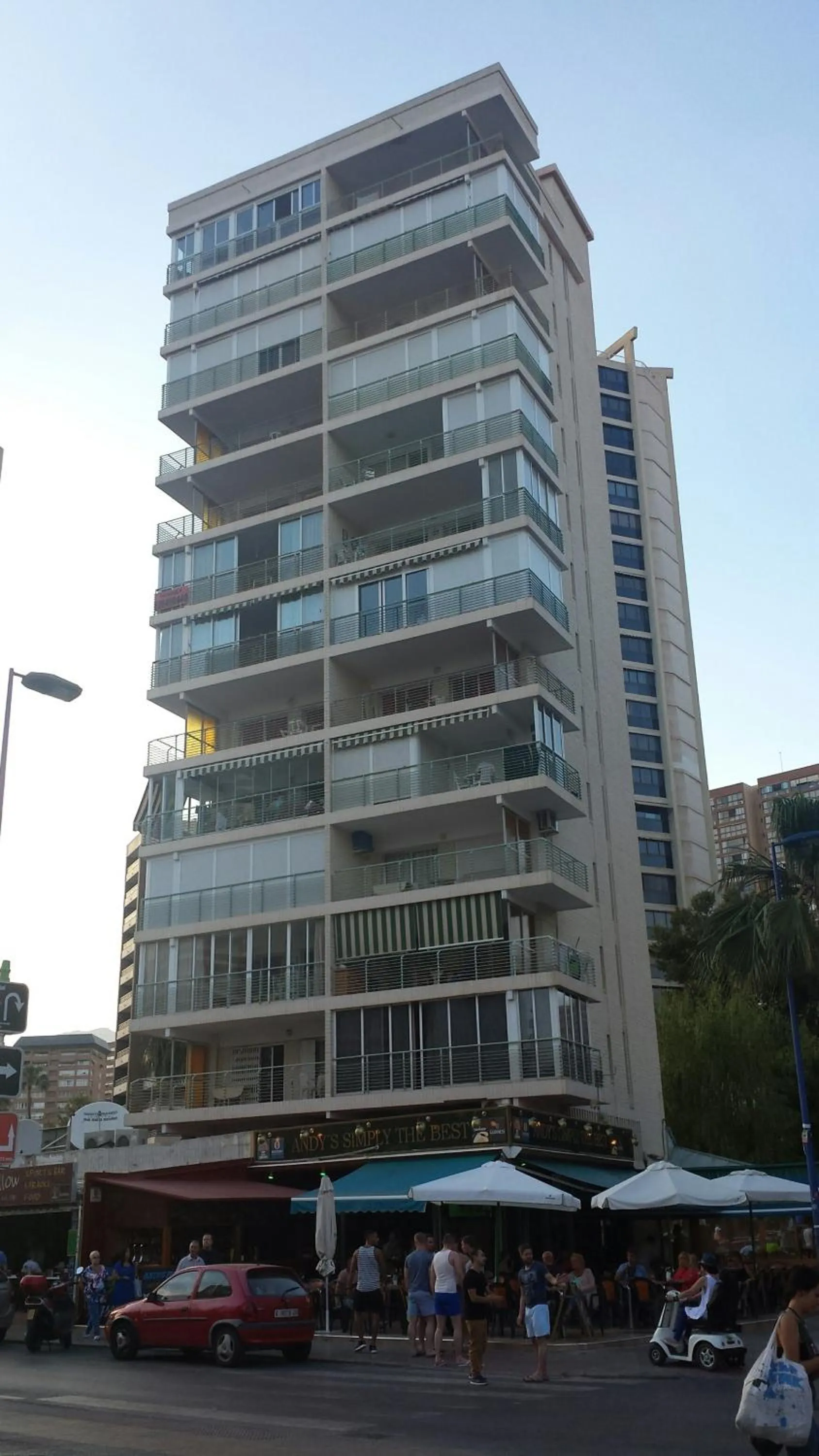 Facade/entrance in Apartamentos Niza